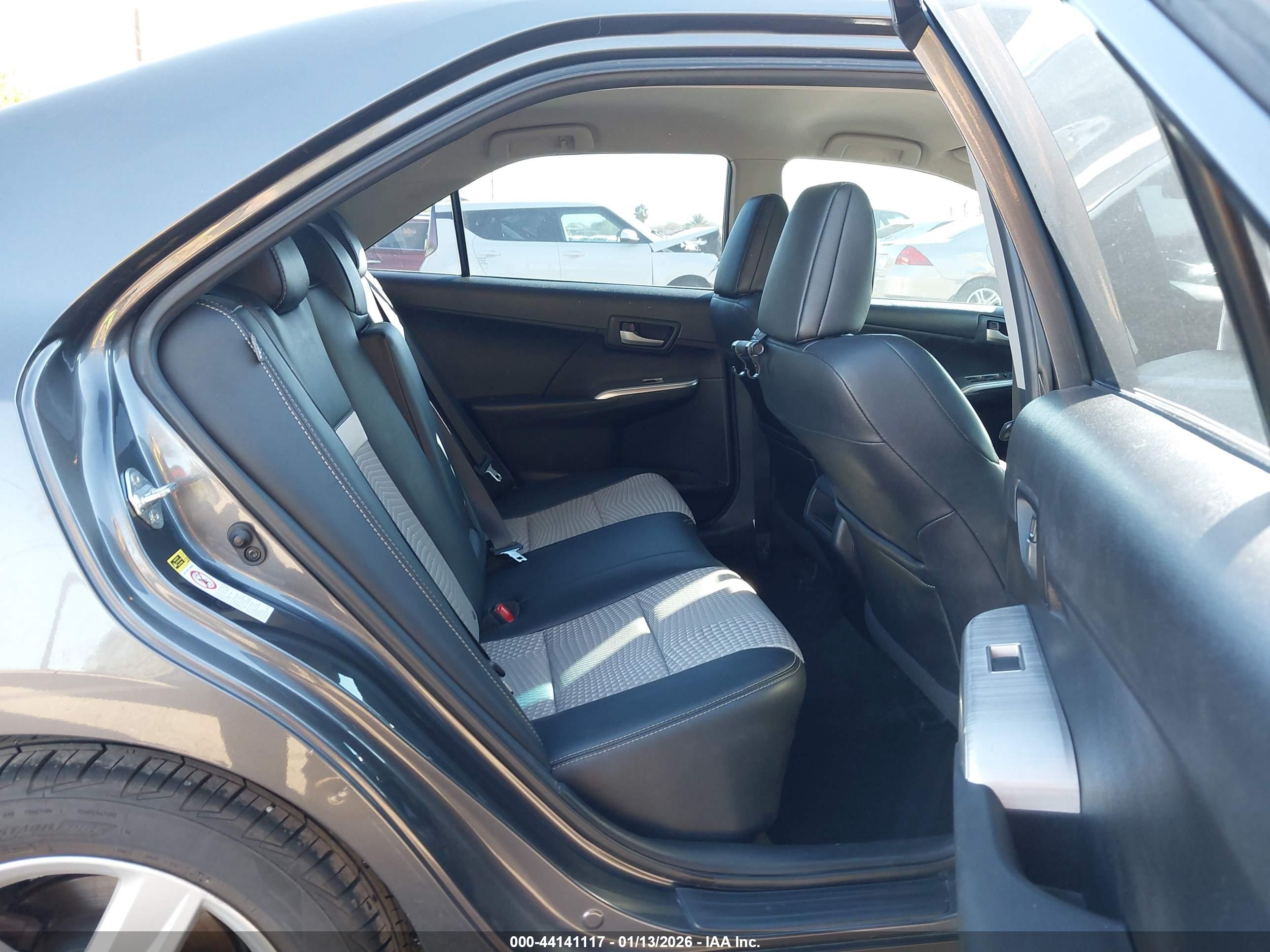 TOYOTA CAMRY image 8