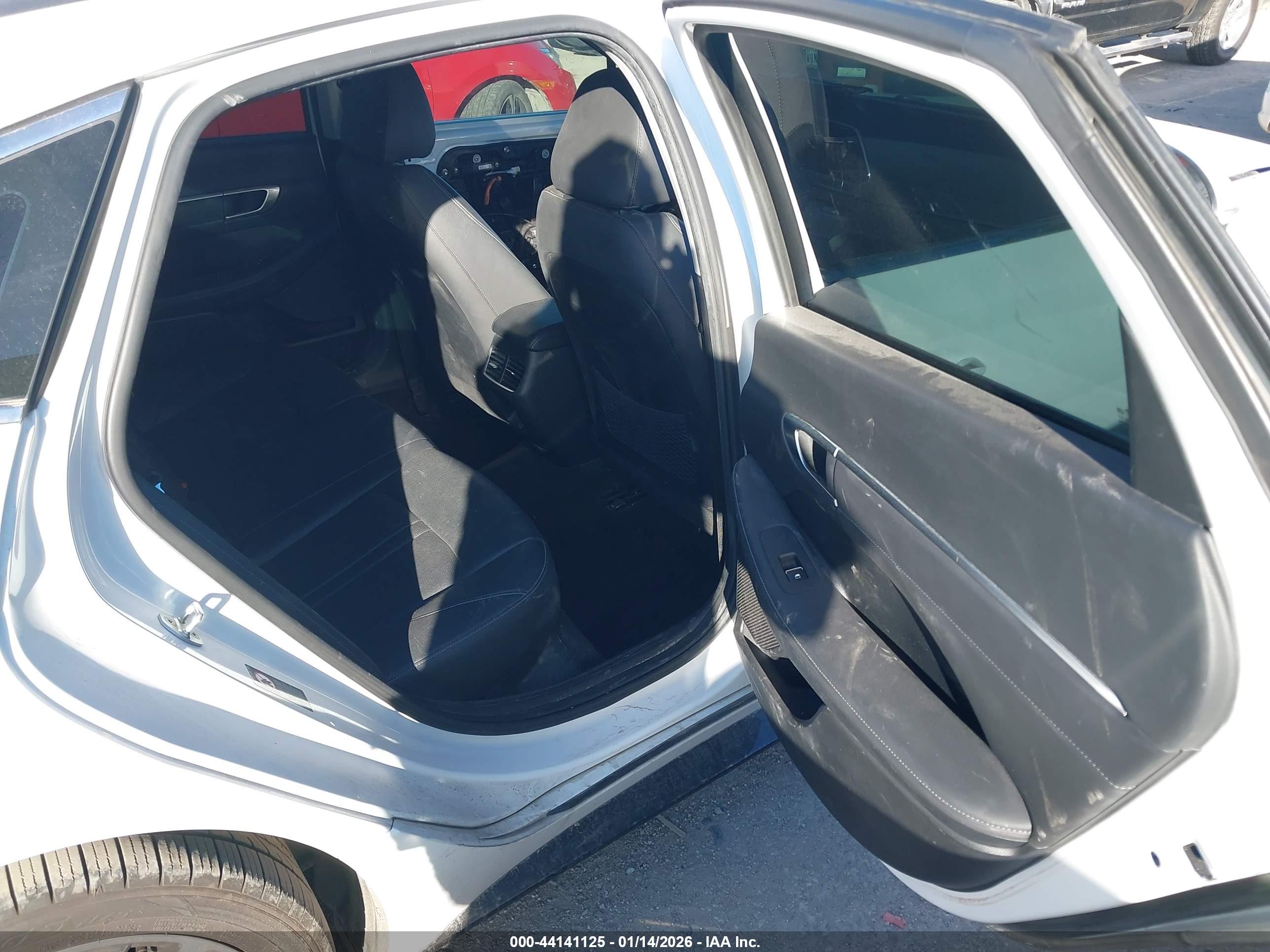 HYUNDAI SONATA image 8