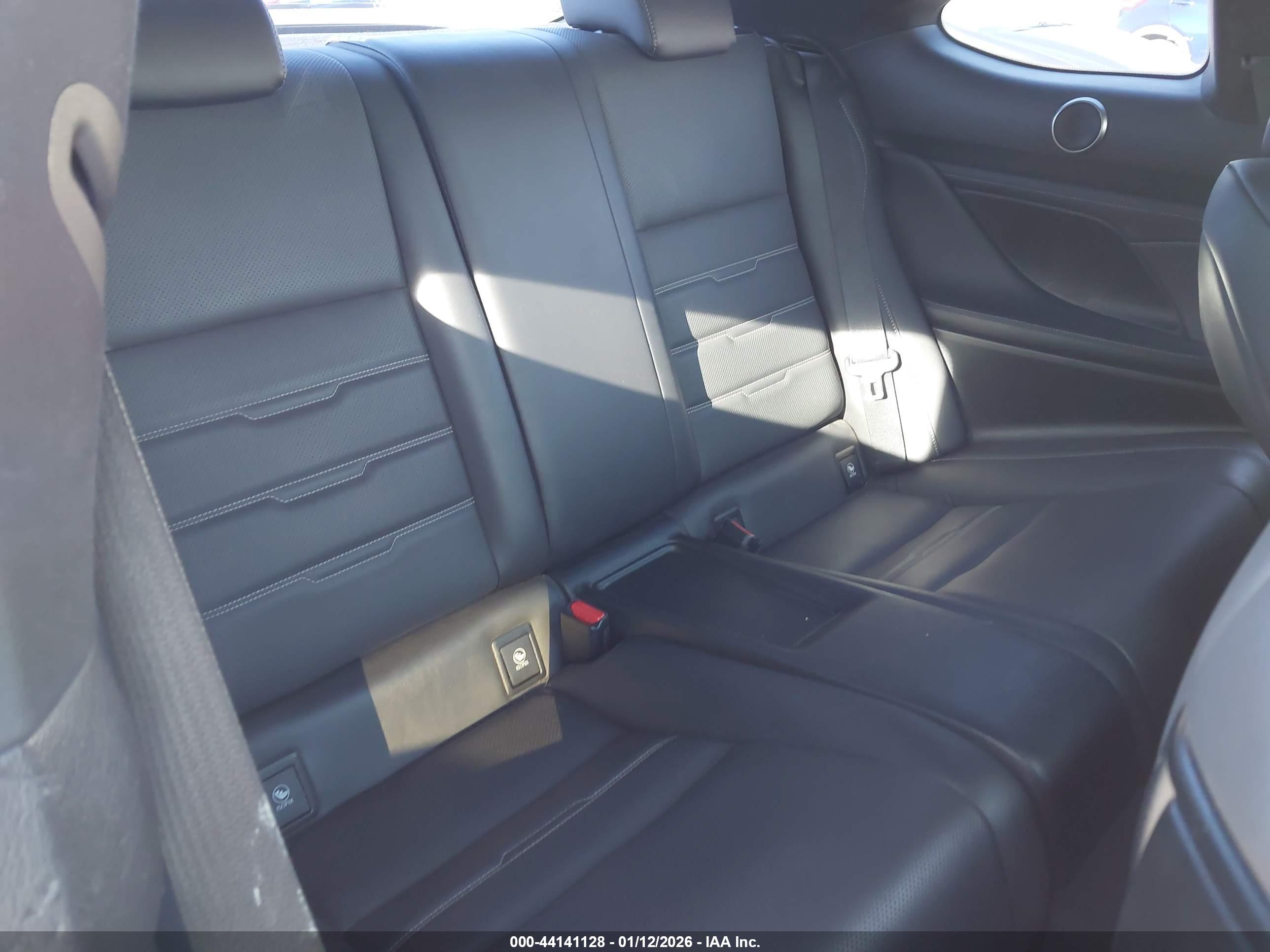LEXUS RC image 8