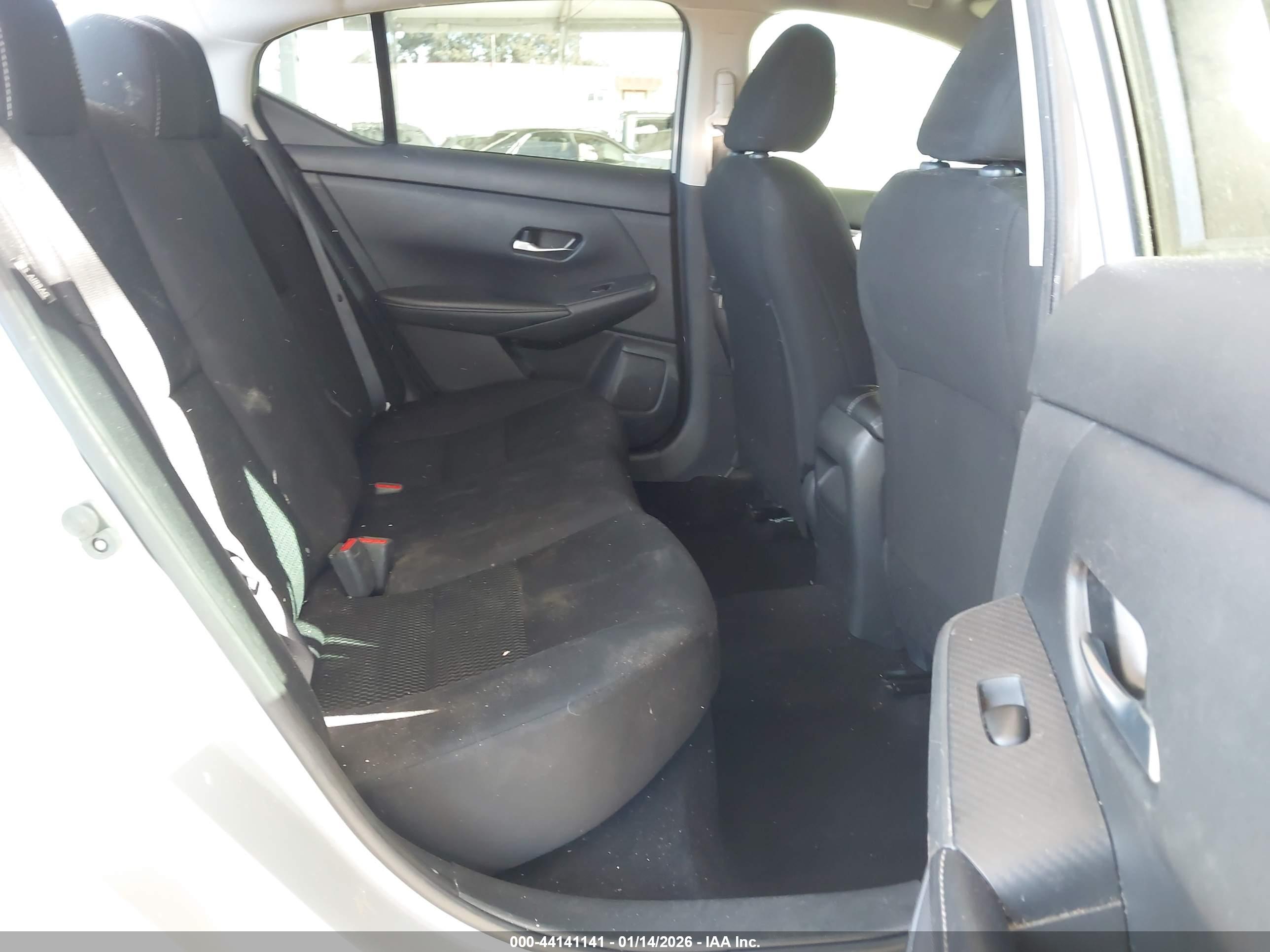 NISSAN SENTRA image 8