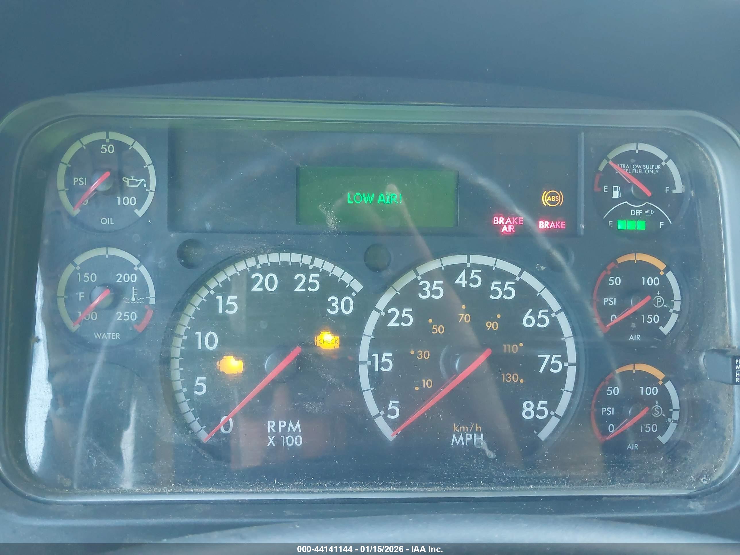 FREIGHTLINER M2 image 7