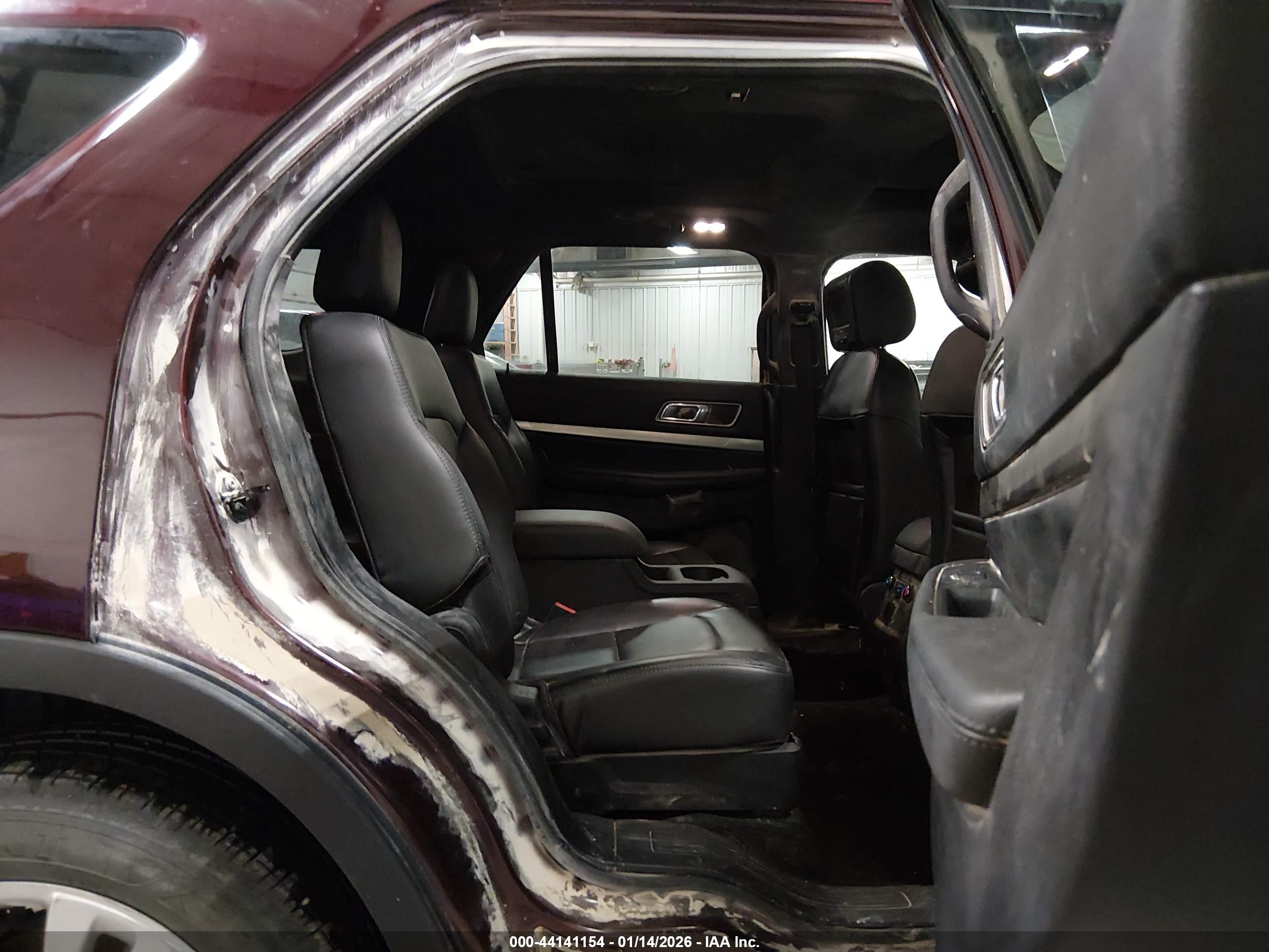 FORD EXPLORER image 8