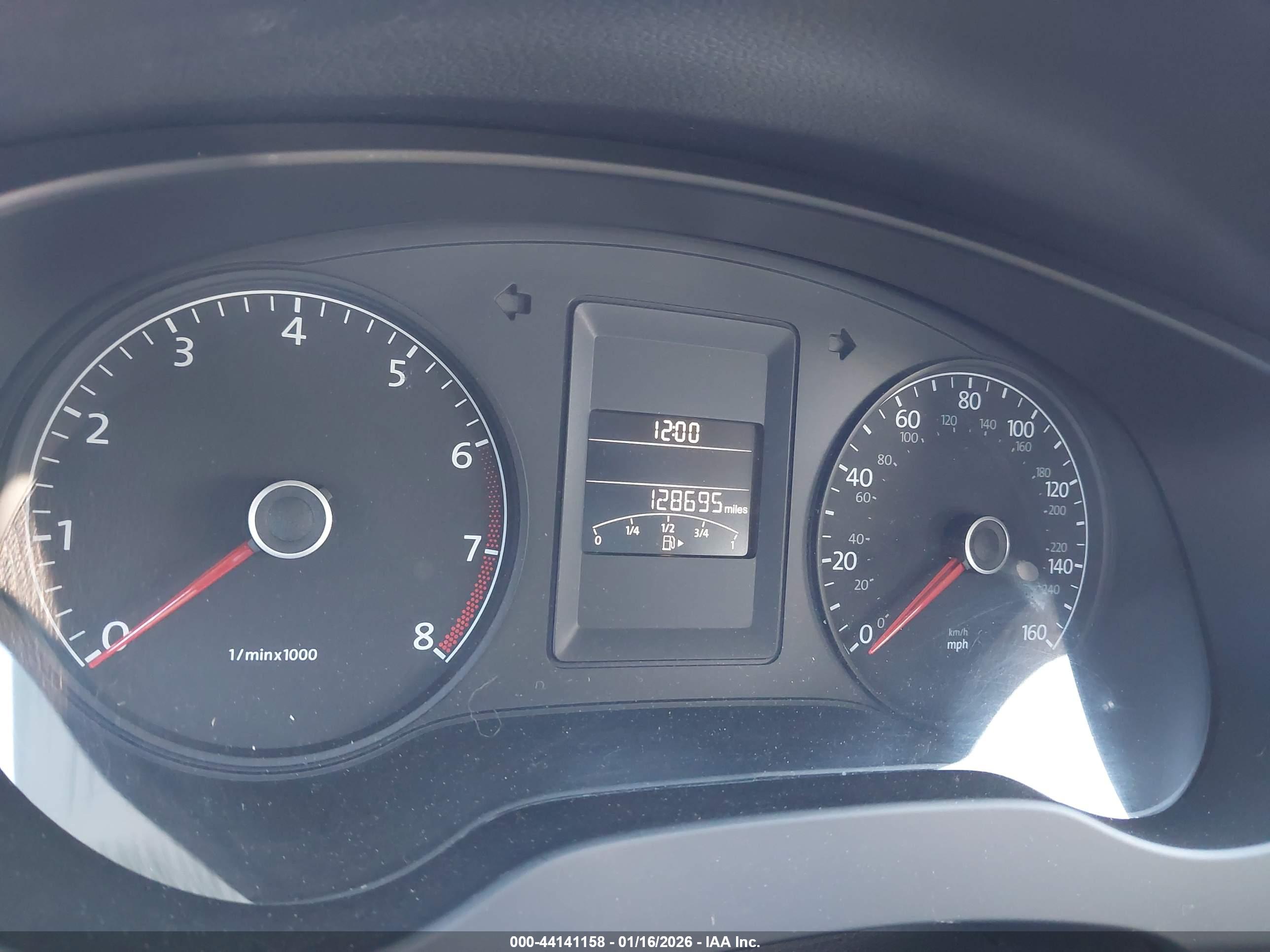 VOLKSWAGEN JETTA image 7