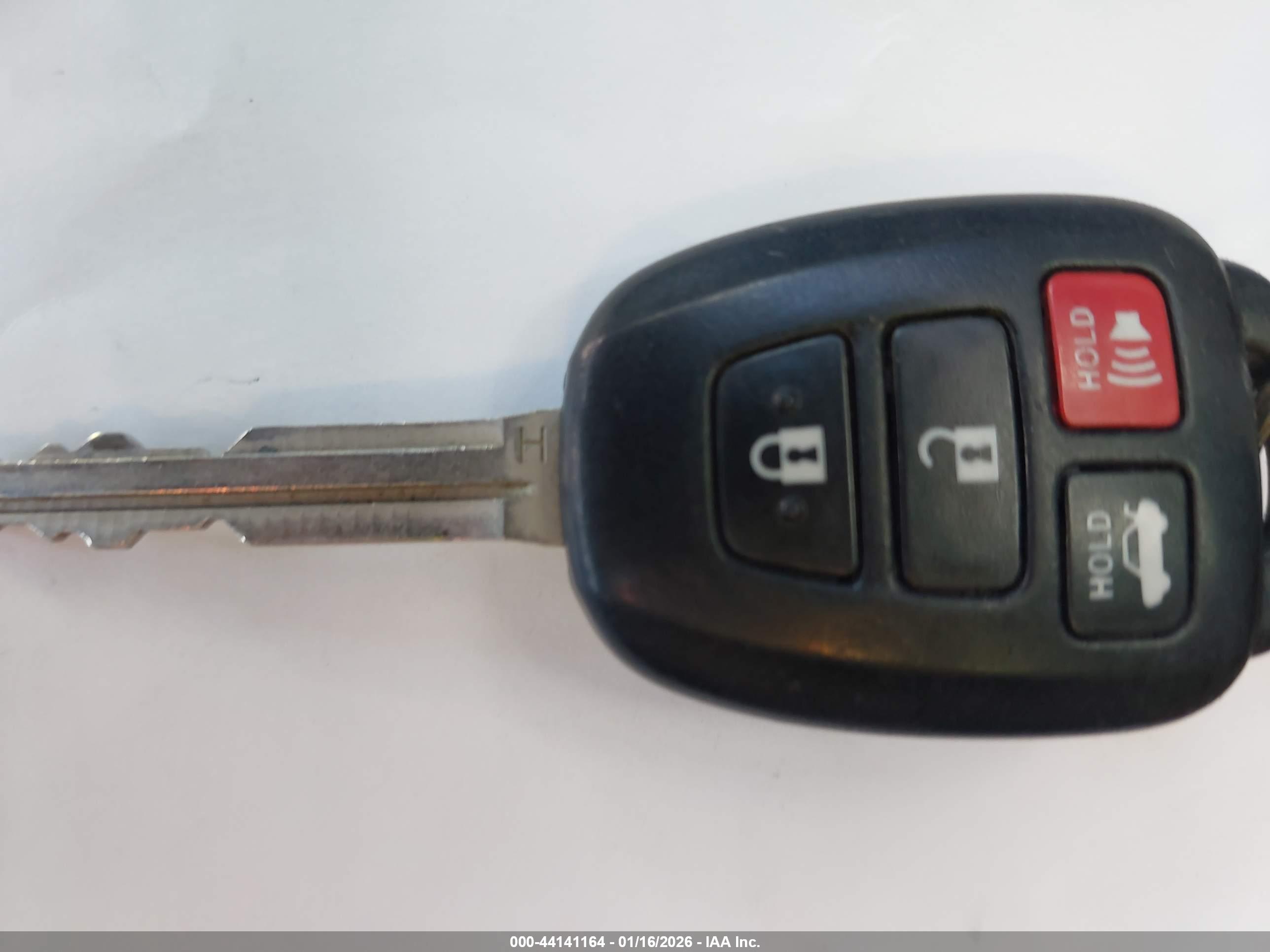 TOYOTA COROLLA image 11