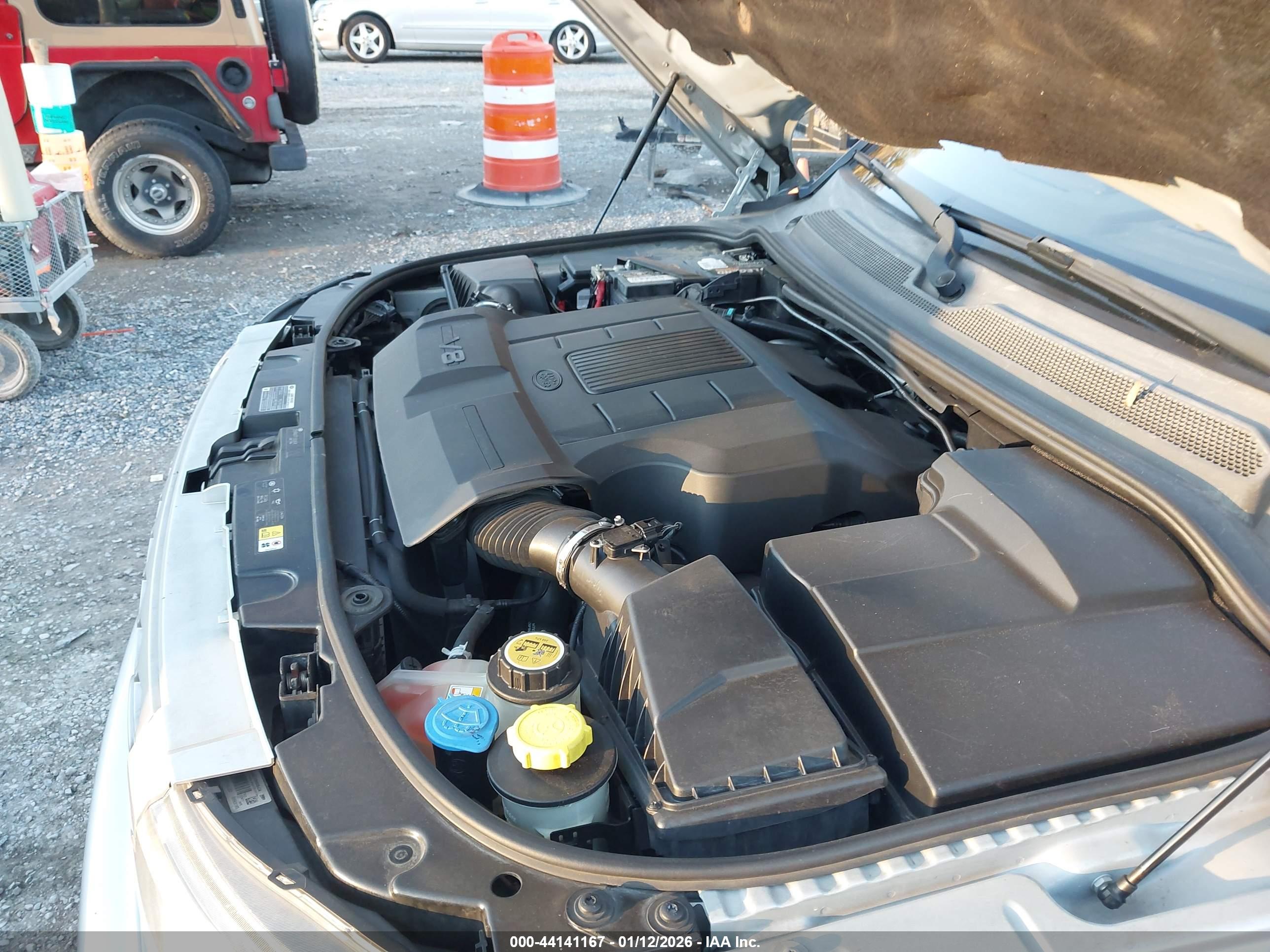 LAND ROVER image 10