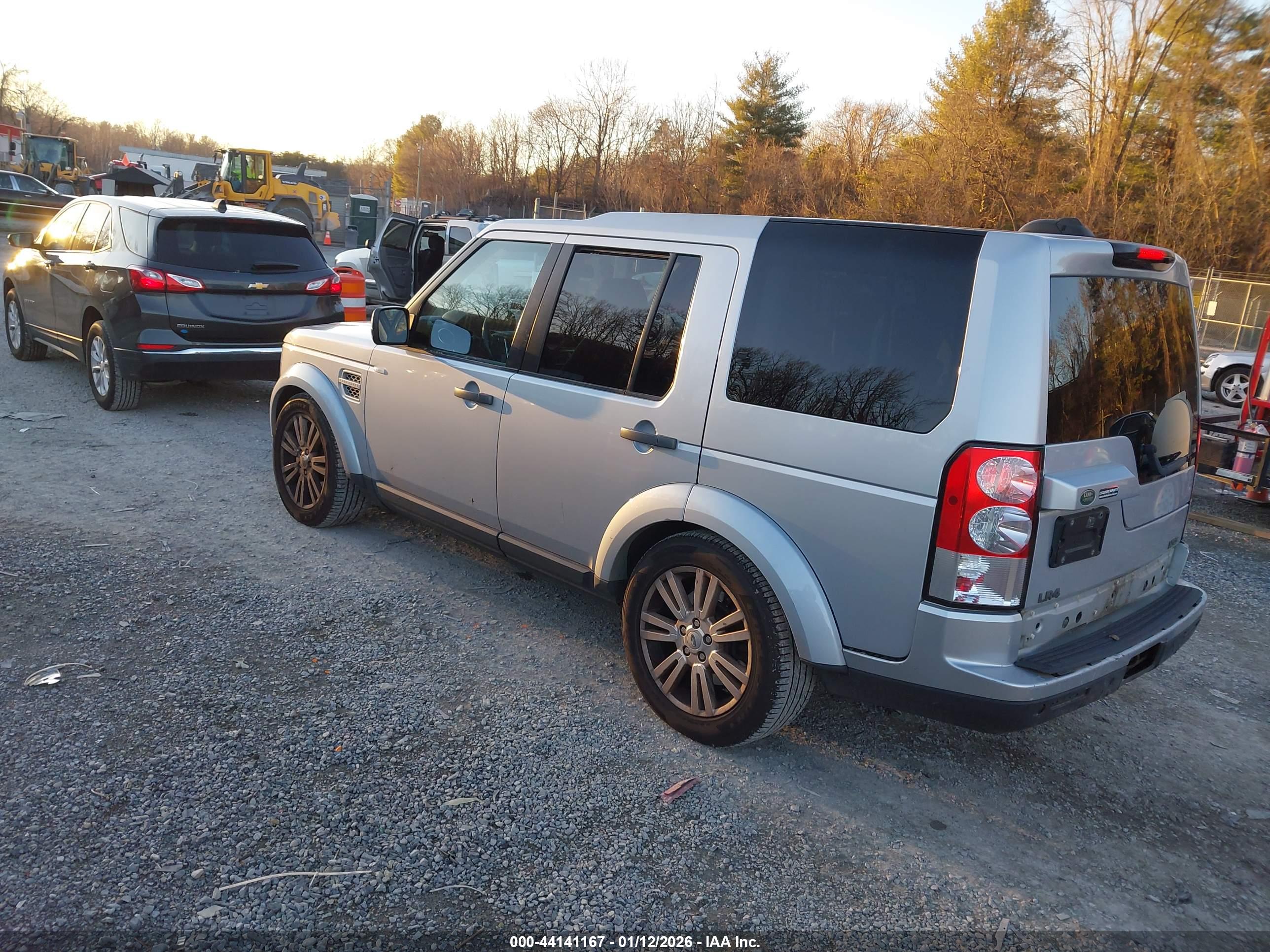 LAND ROVER image 3