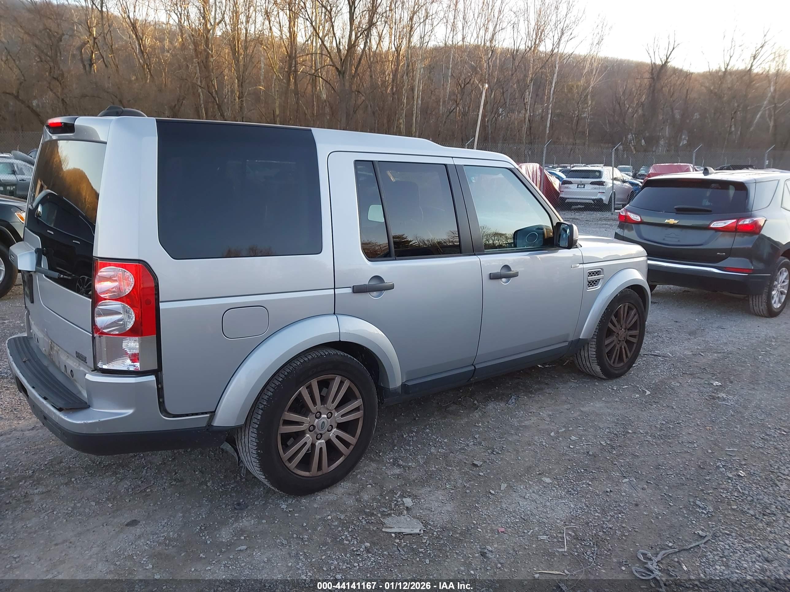 LAND ROVER image 4