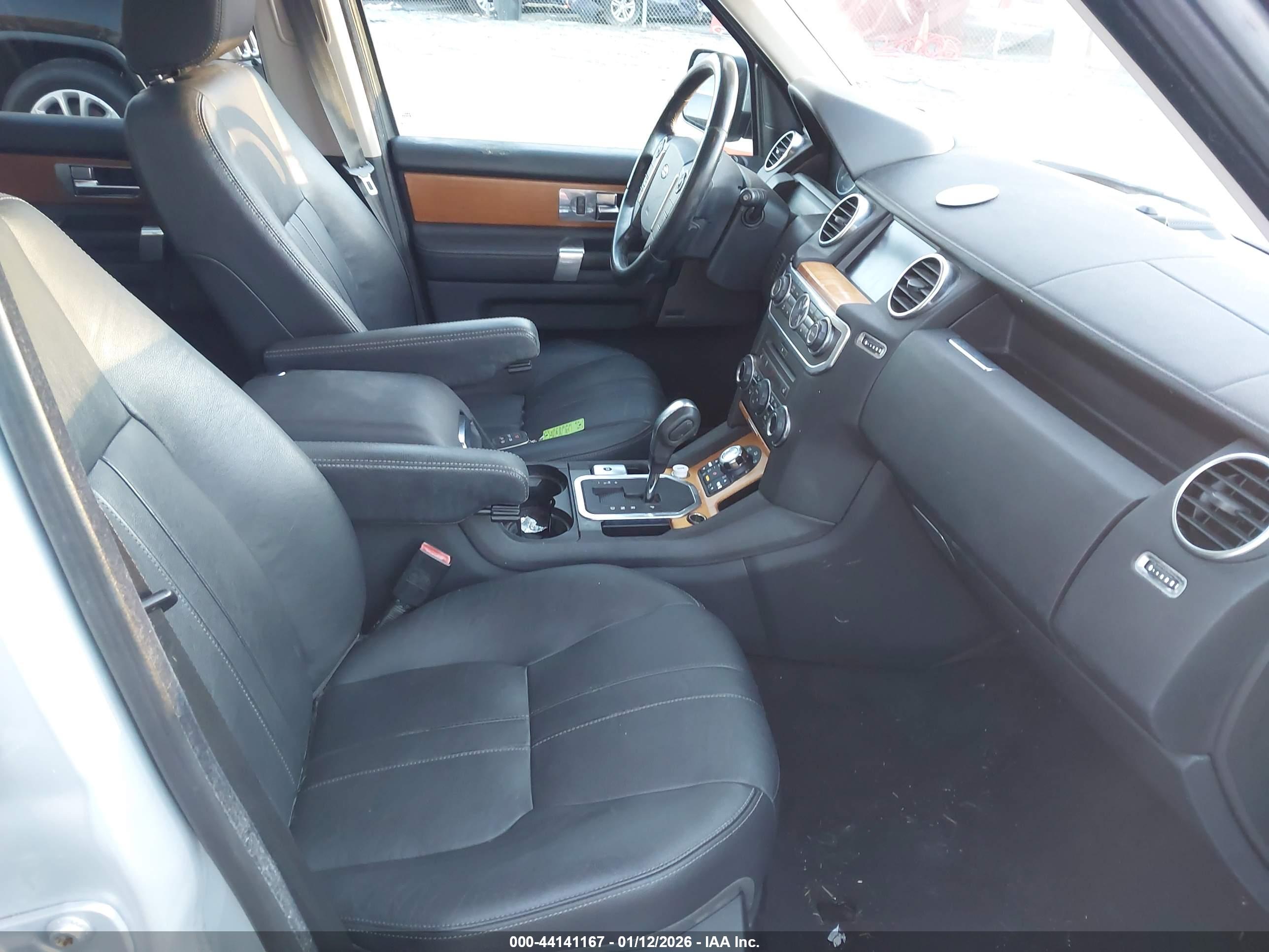 LAND ROVER image 5