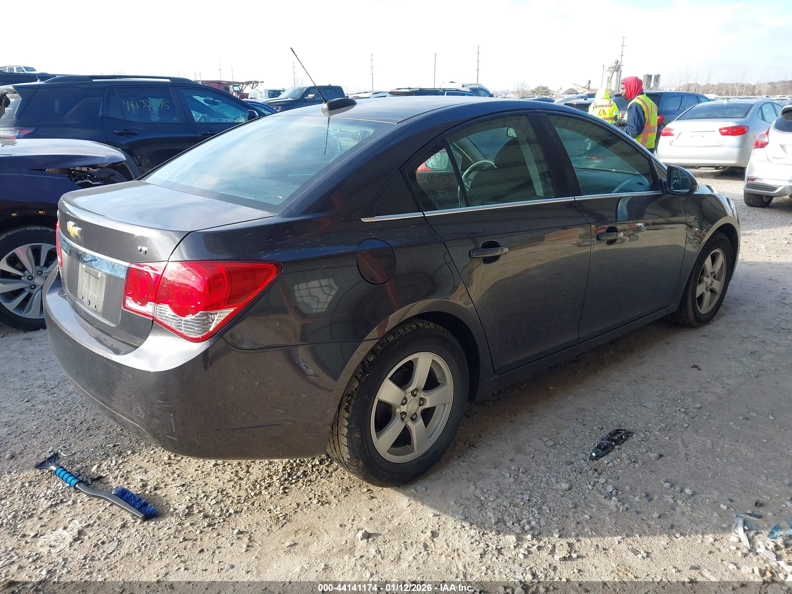 CHEVROLET CRUZE image 4