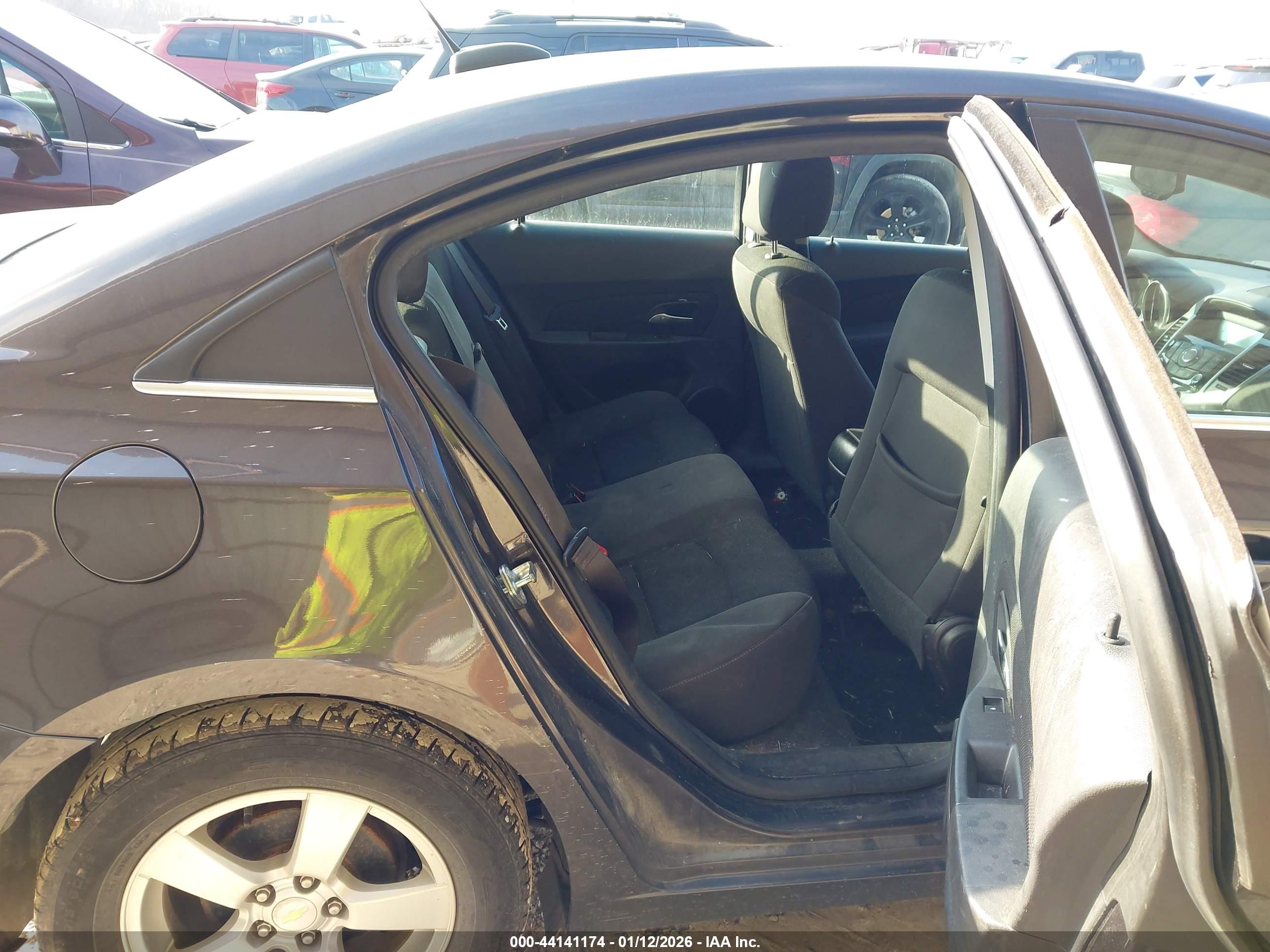 CHEVROLET CRUZE image 8