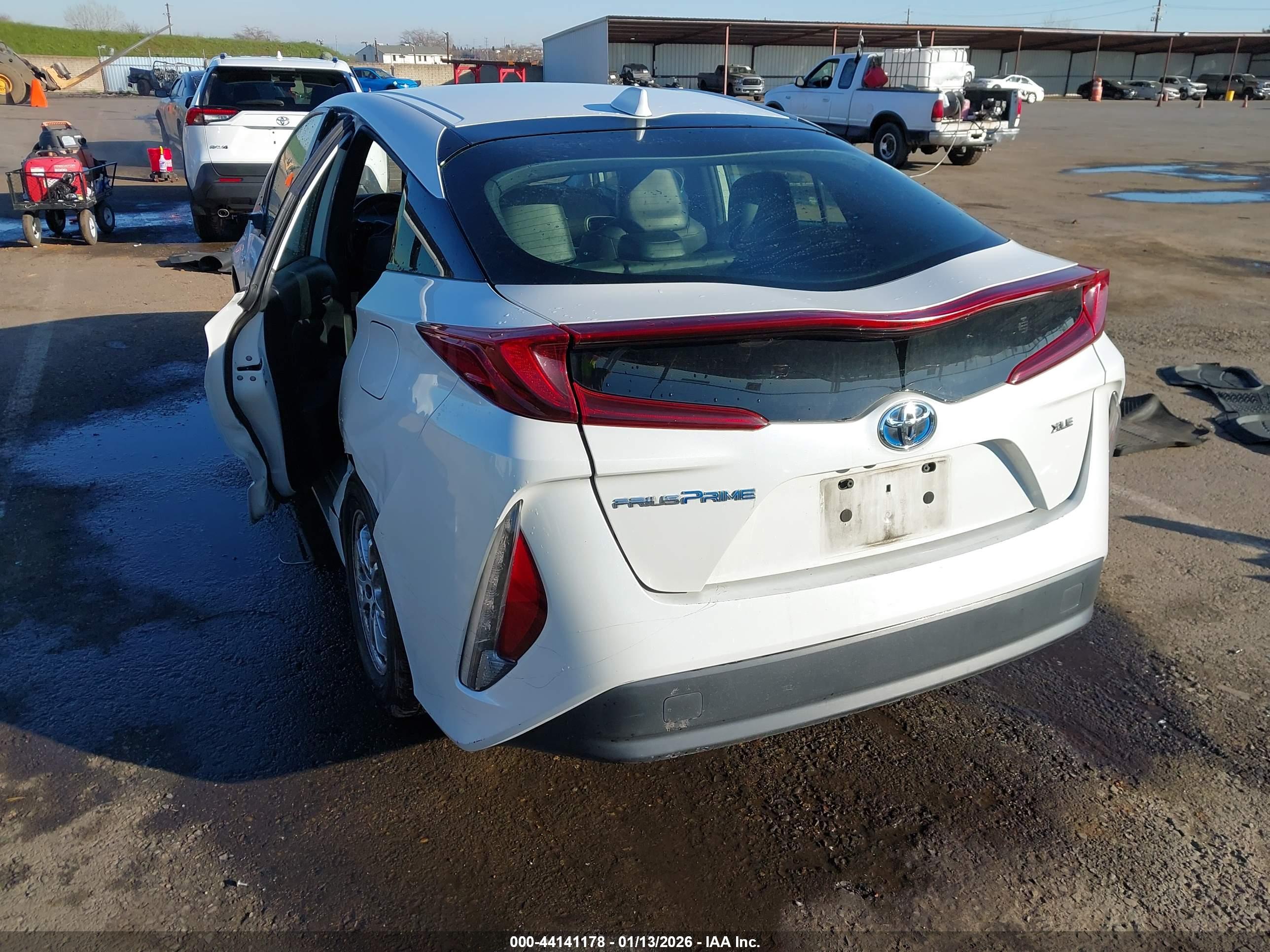 TOYOTA PRIUS image 3