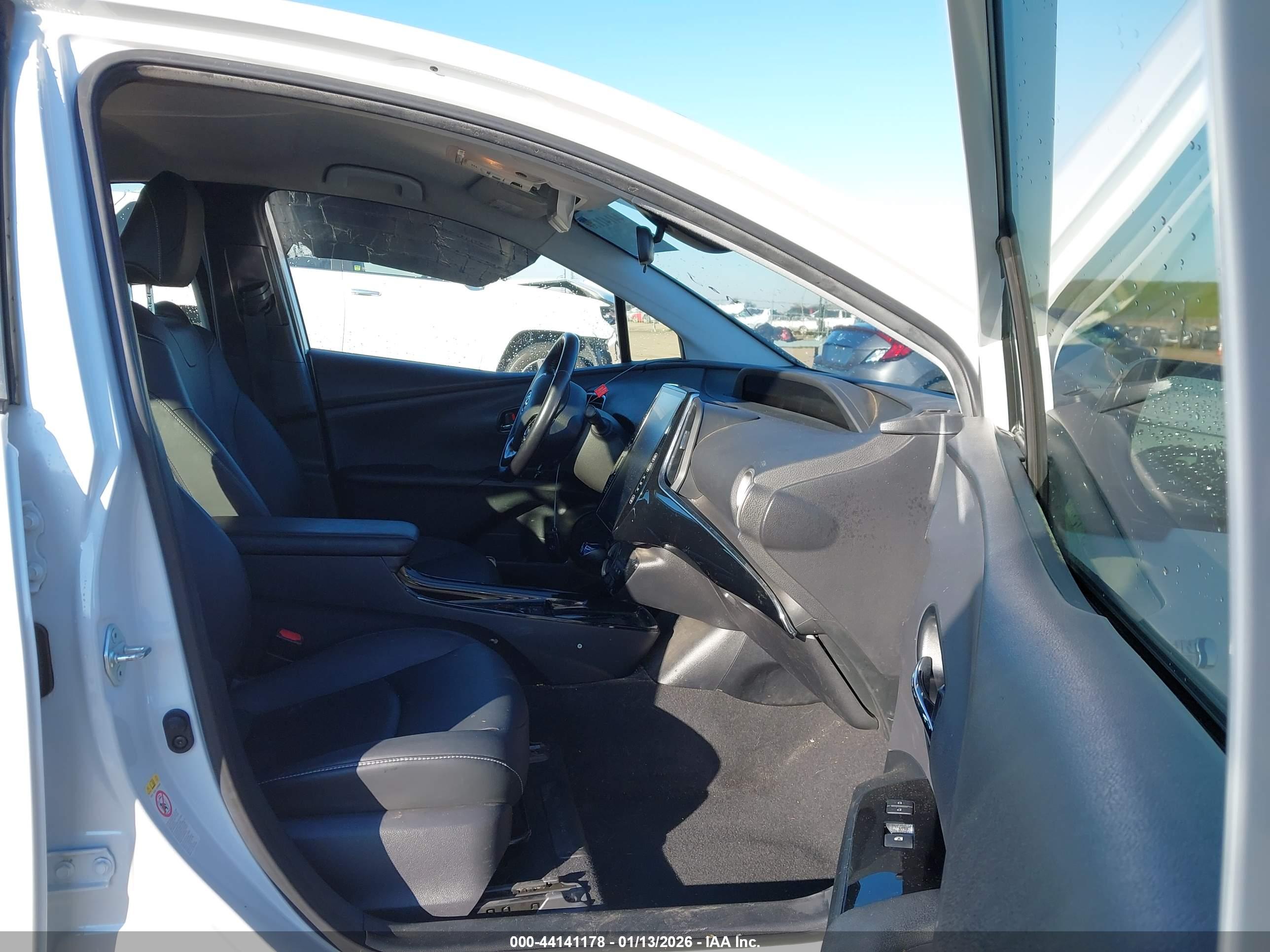 TOYOTA PRIUS image 5