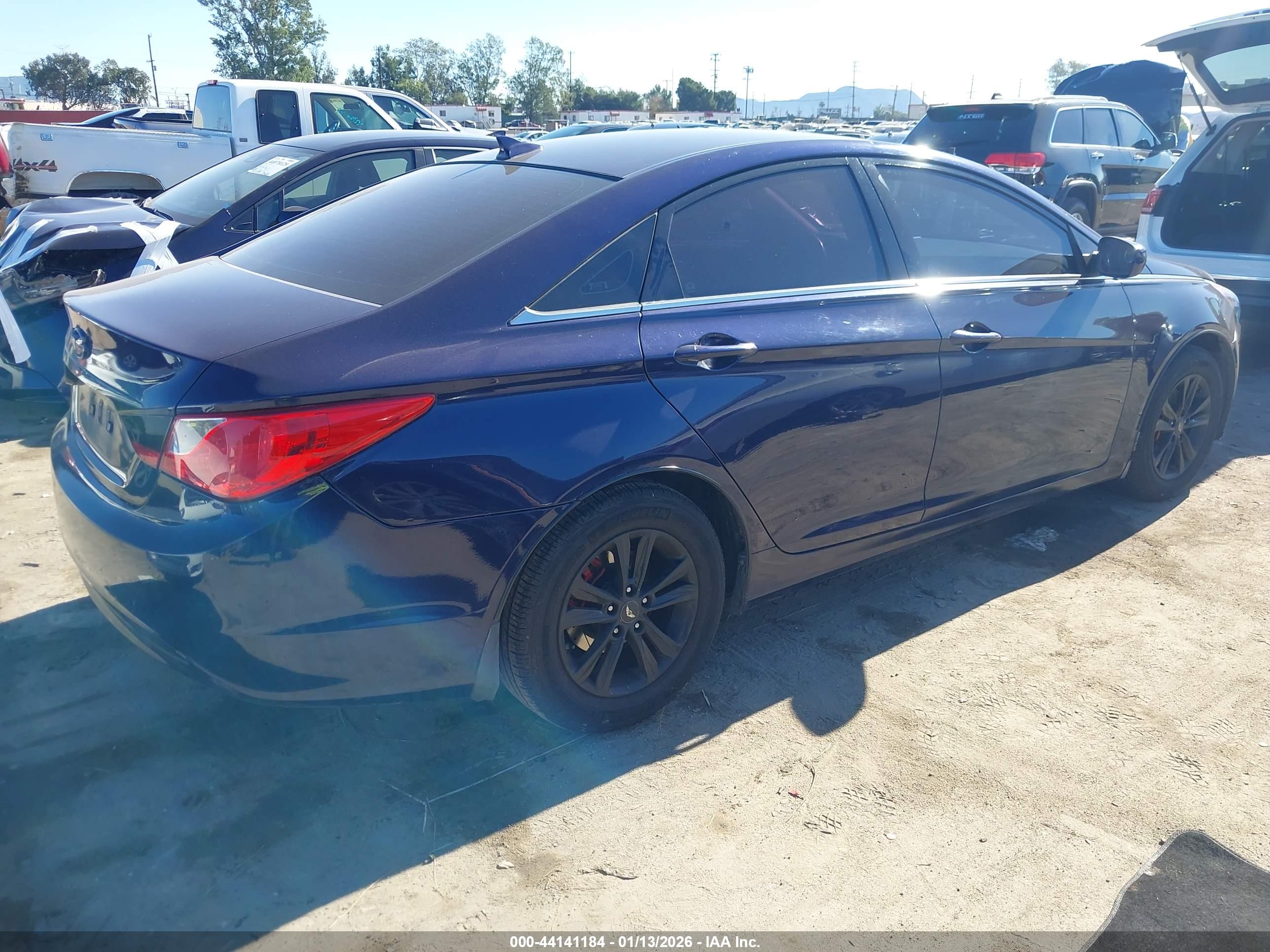 HYUNDAI SONATA image 4