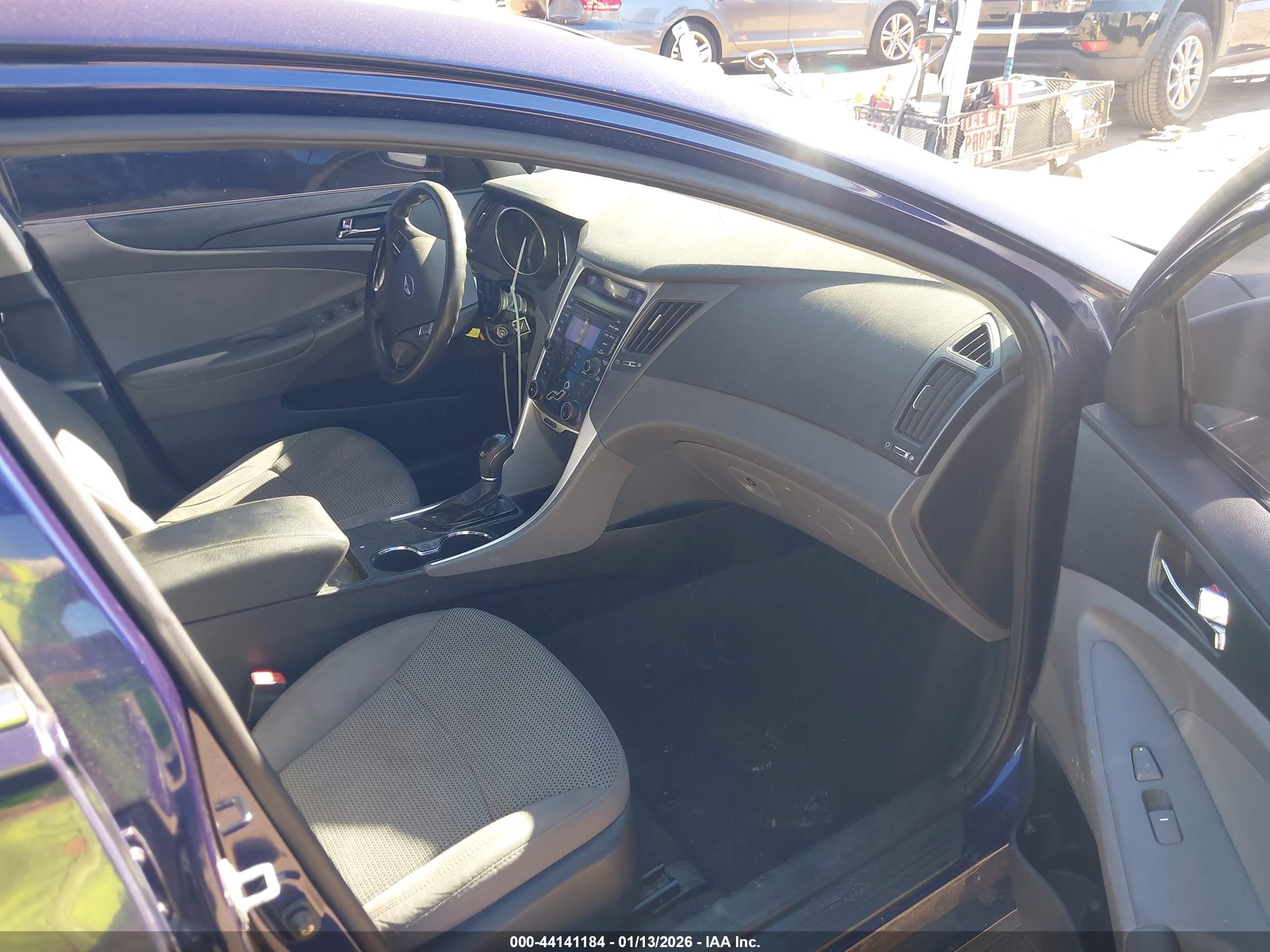 HYUNDAI SONATA image 5