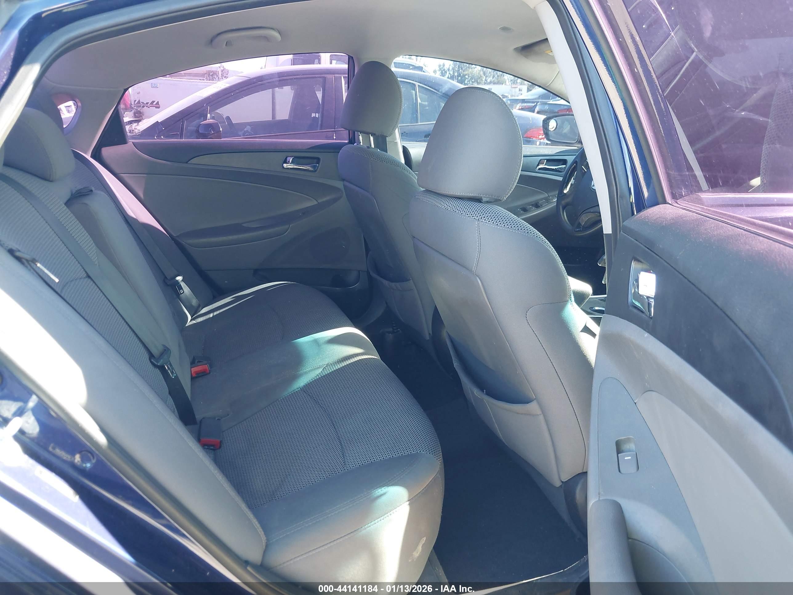 HYUNDAI SONATA image 8