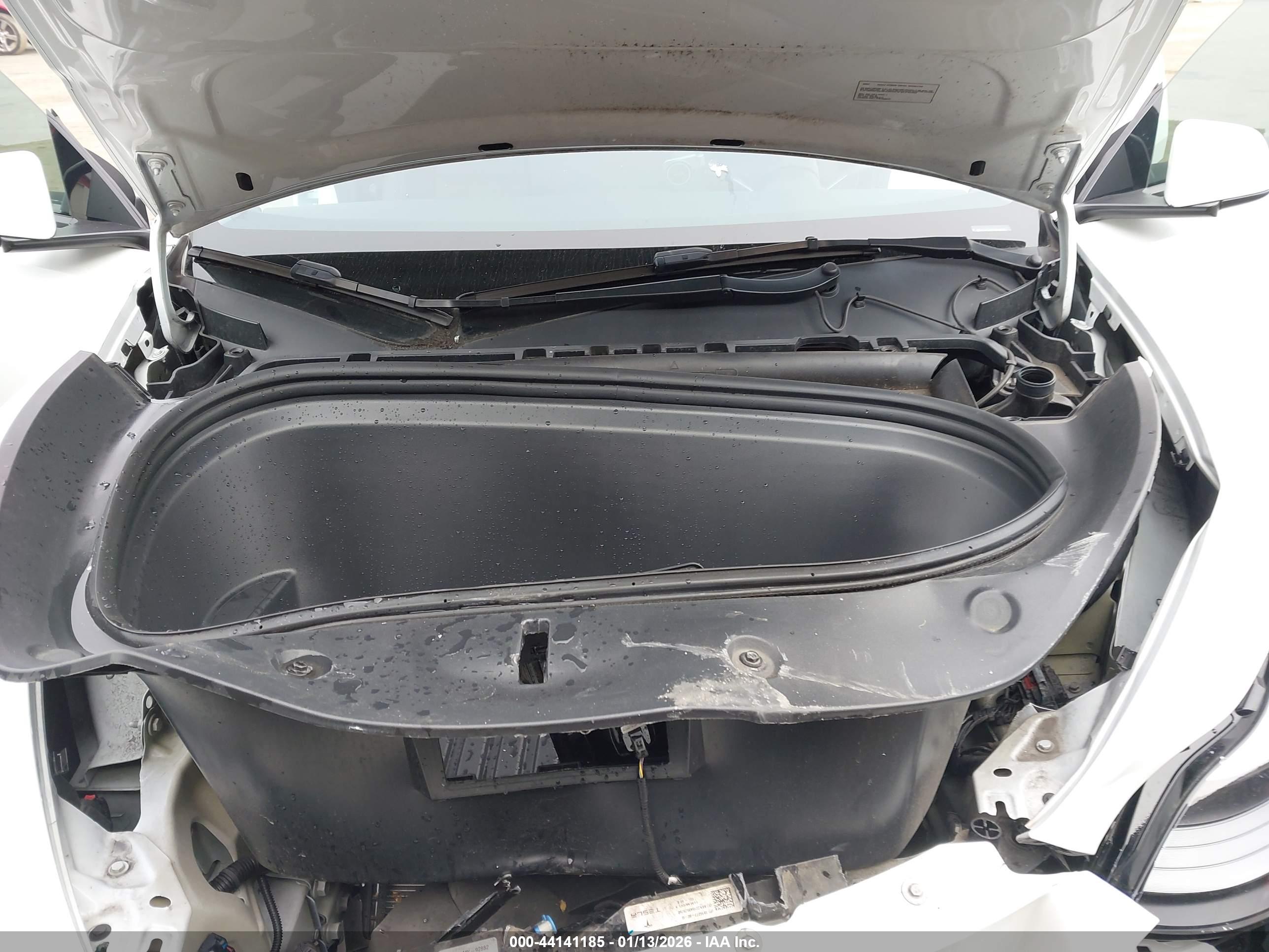 TESLA MODEL image 10