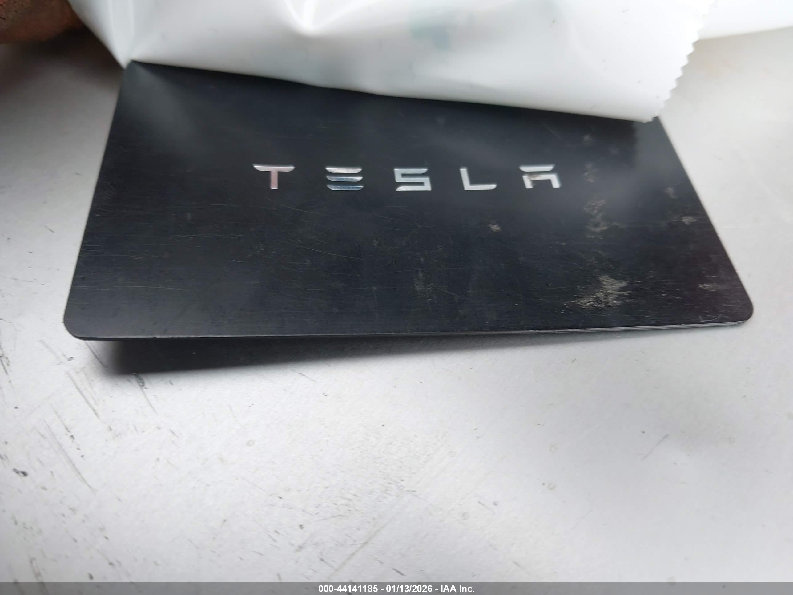 TESLA MODEL image 11
