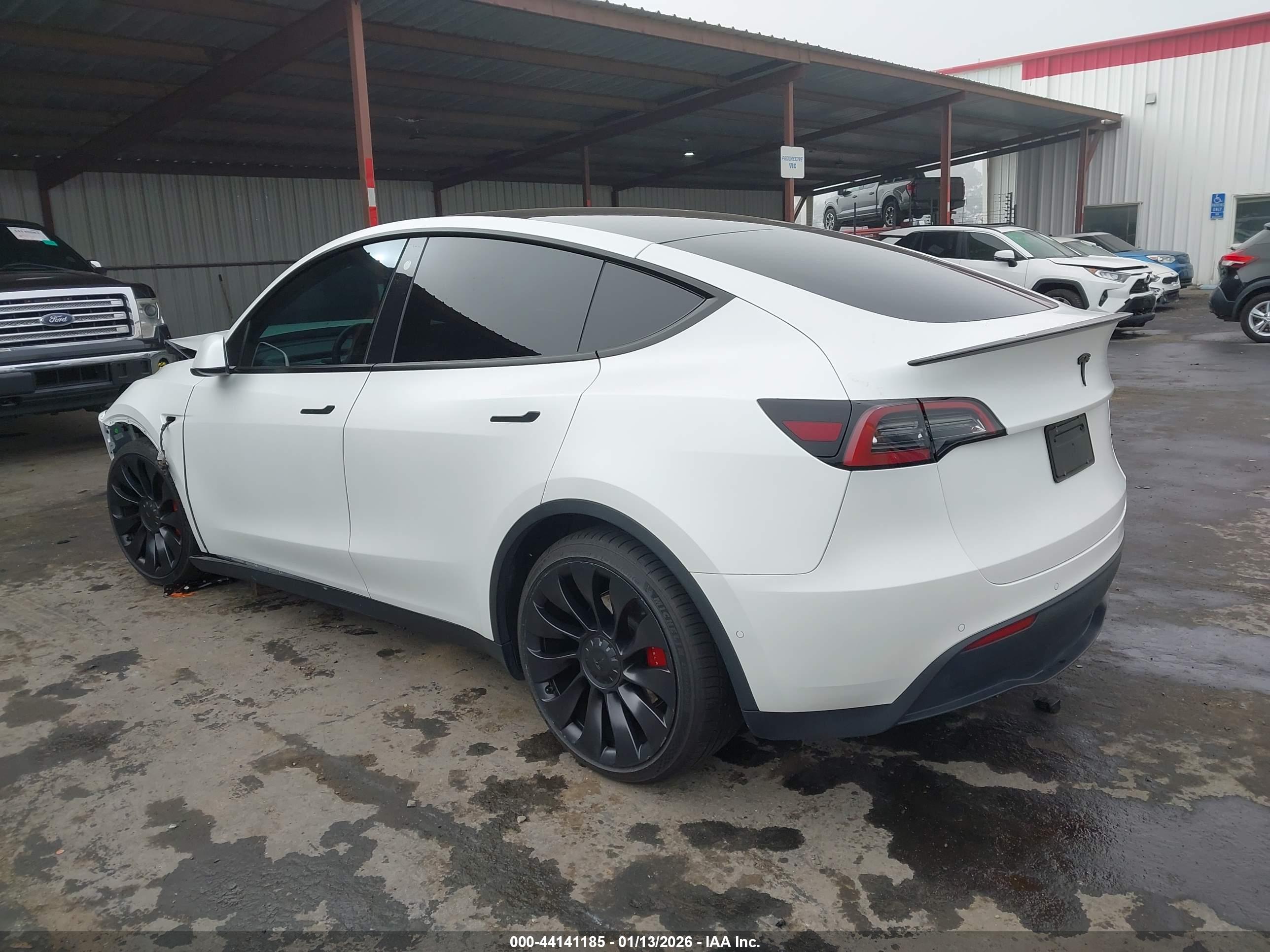 TESLA MODEL image 3
