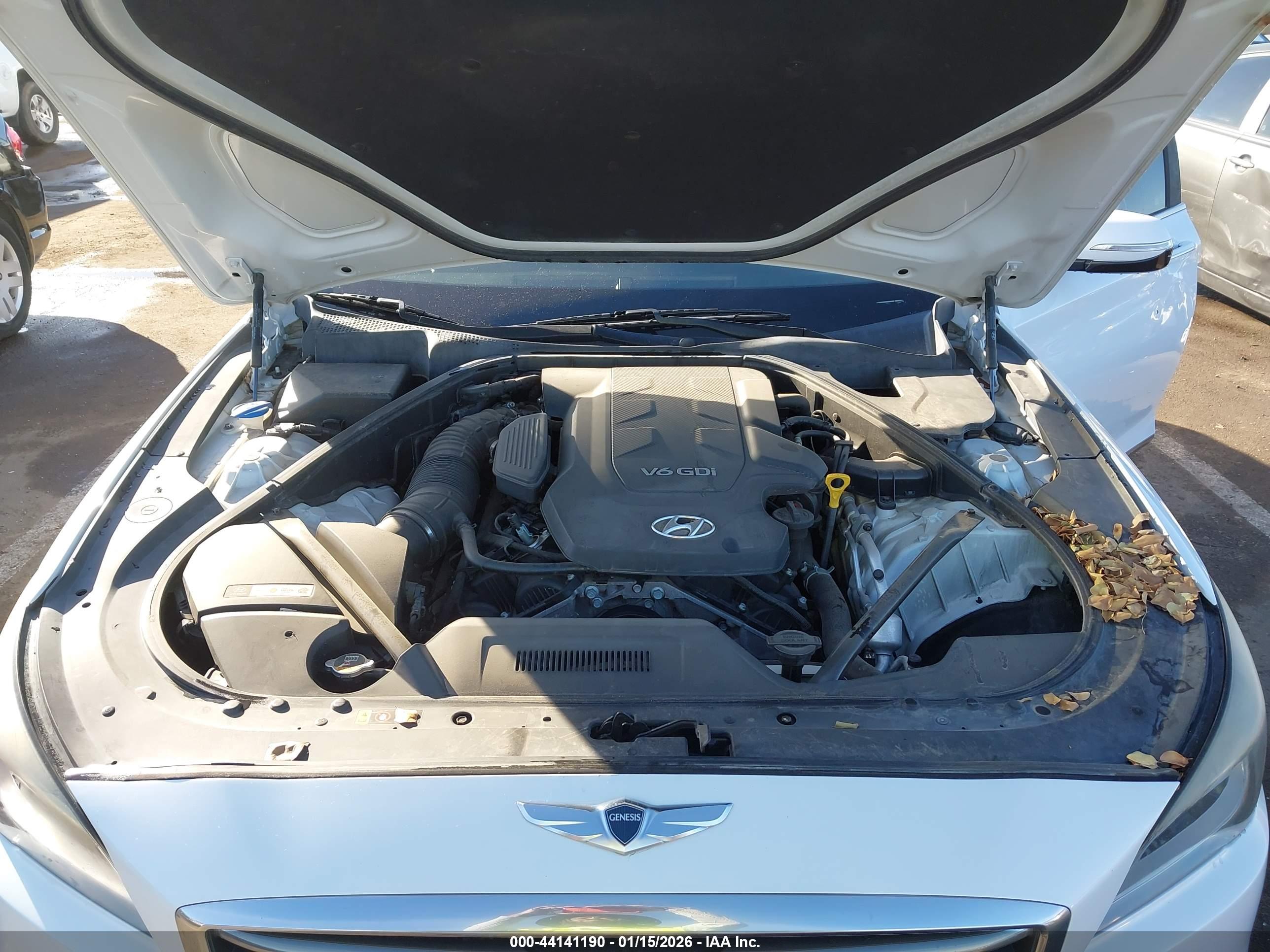 HYUNDAI GENESIS image 10
