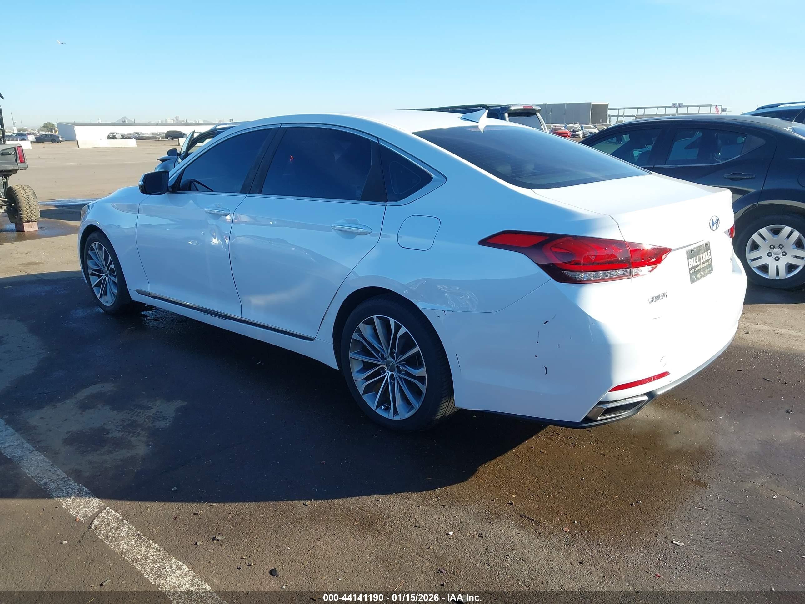HYUNDAI GENESIS image 3