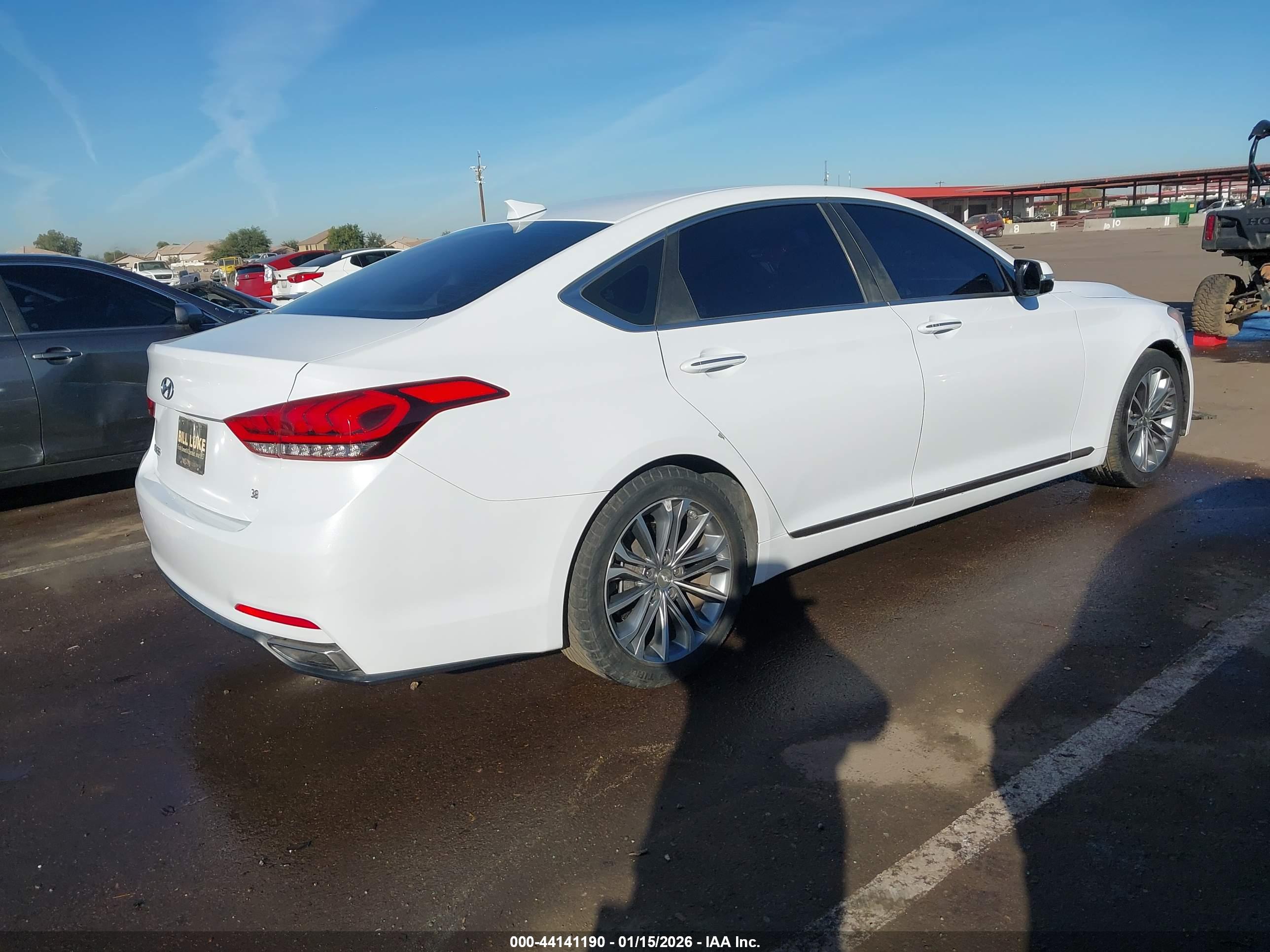 HYUNDAI GENESIS image 4