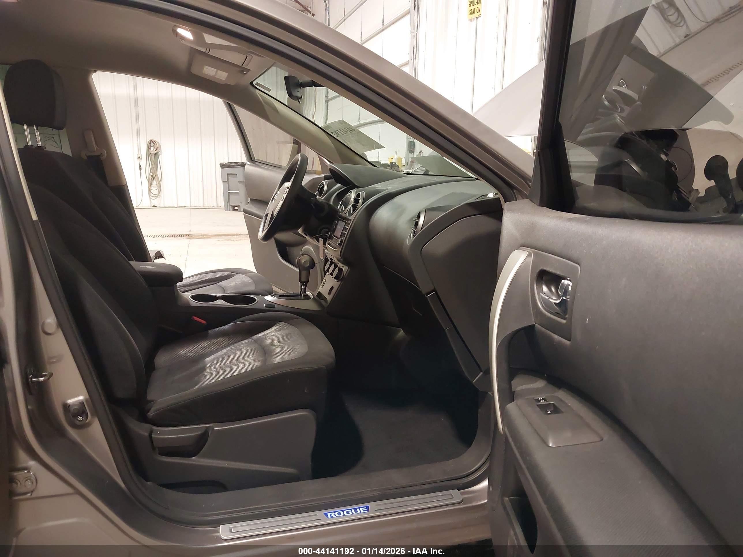NISSAN ROGUE image 5