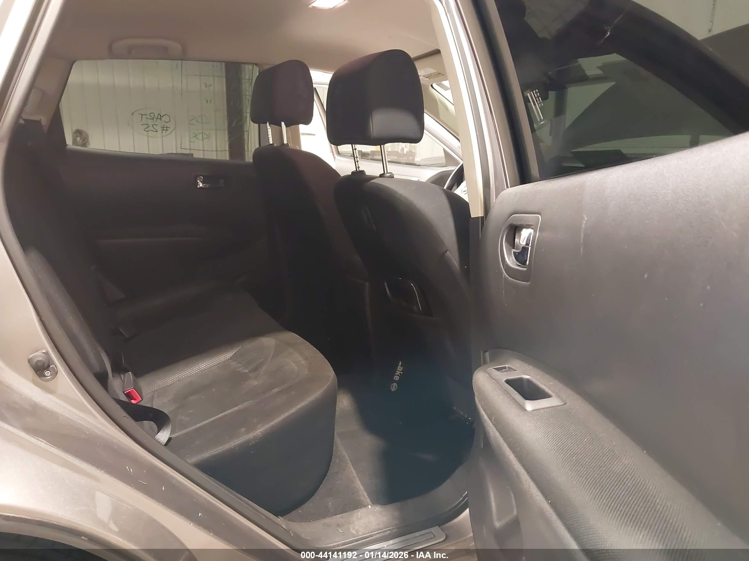 NISSAN ROGUE image 8