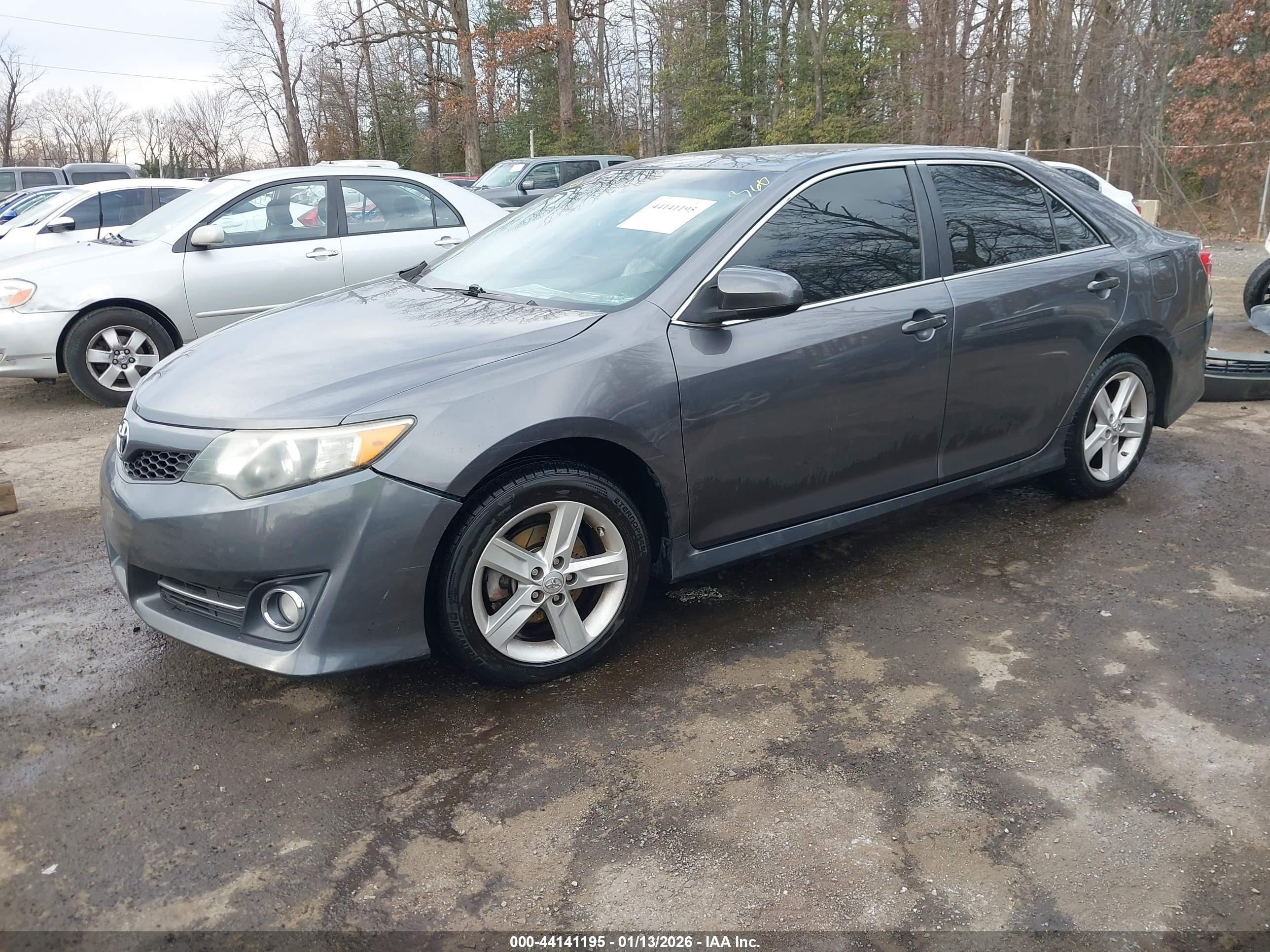 TOYOTA CAMRY image 2