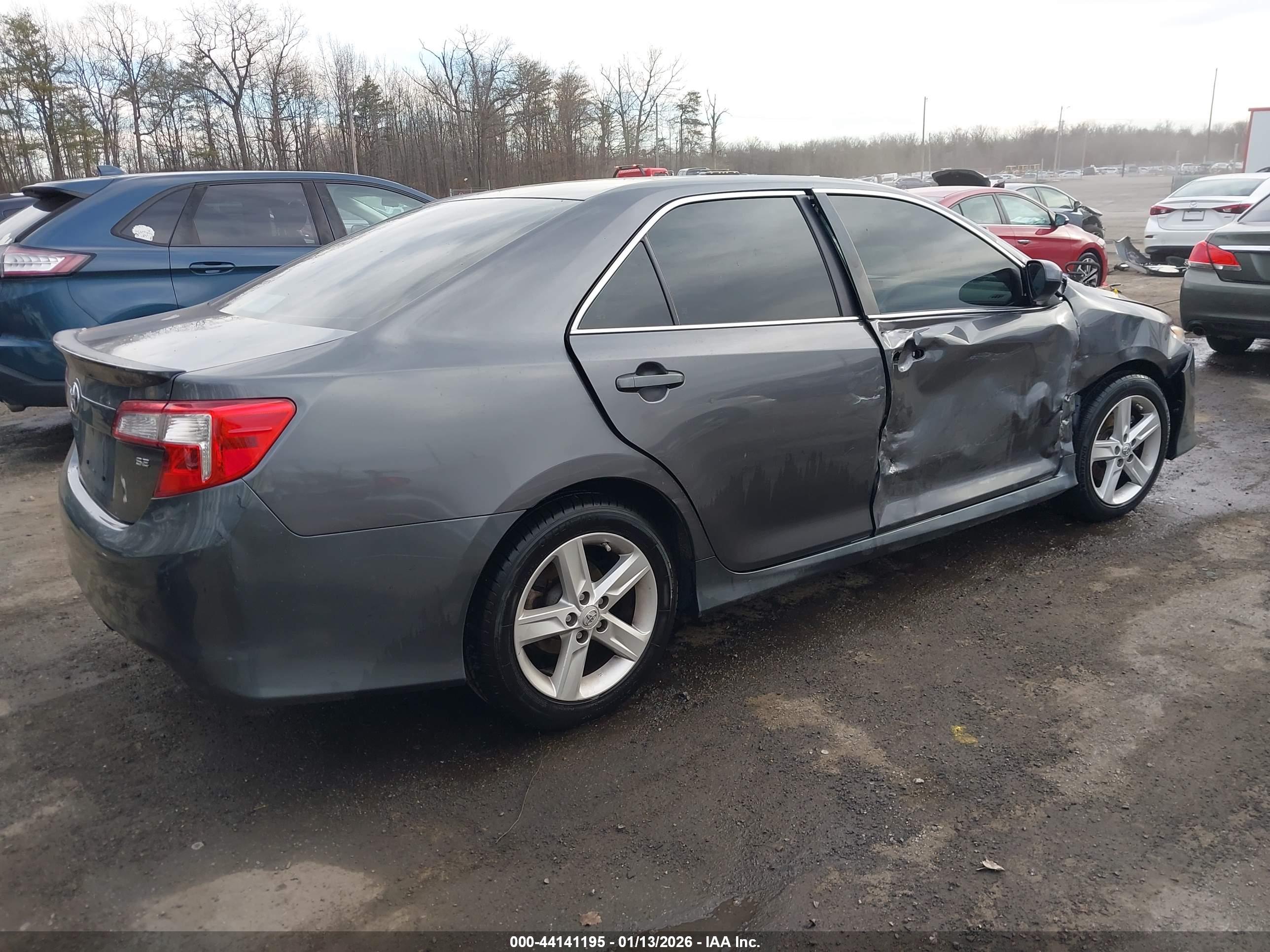TOYOTA CAMRY image 4