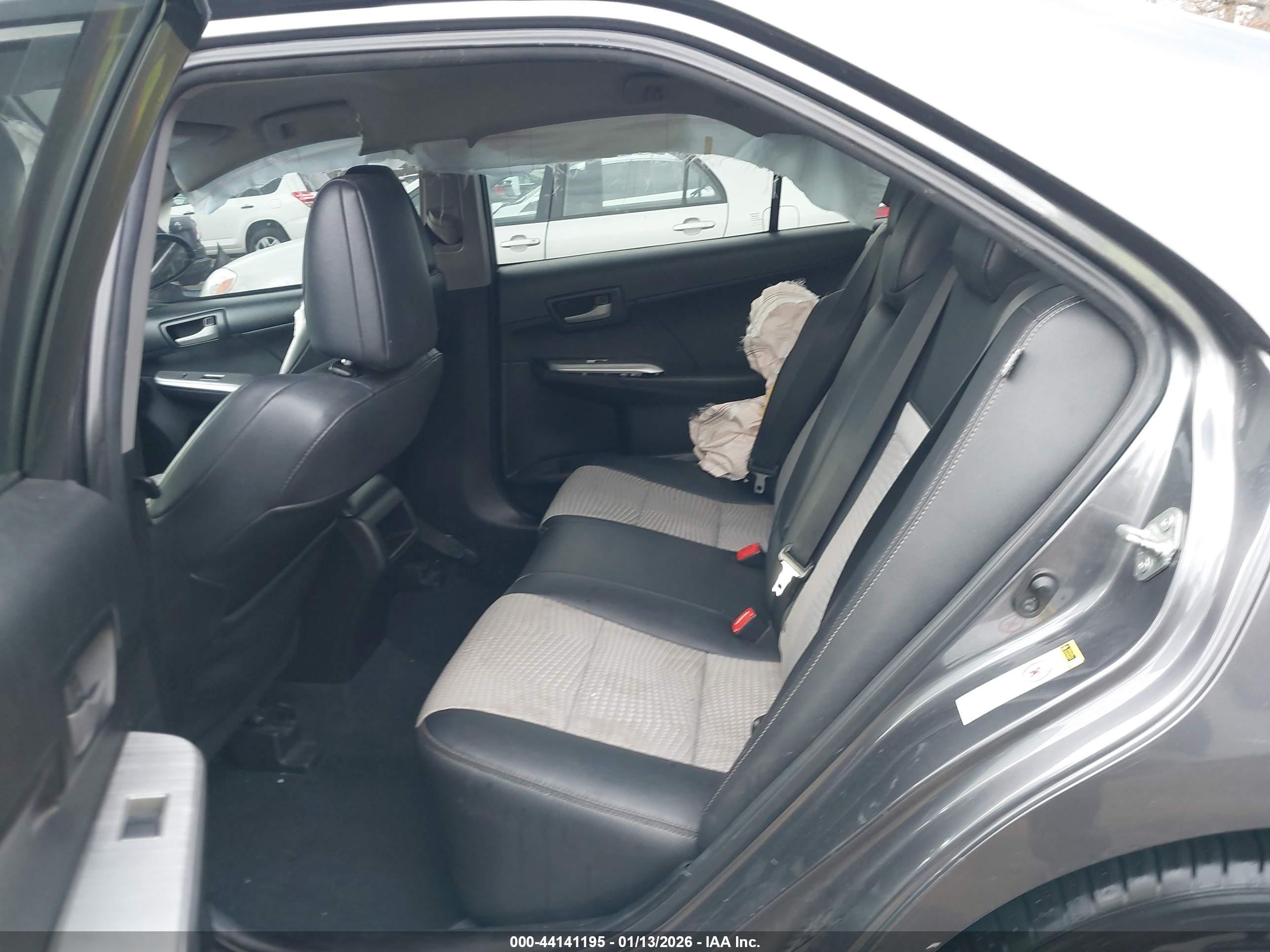 TOYOTA CAMRY image 8
