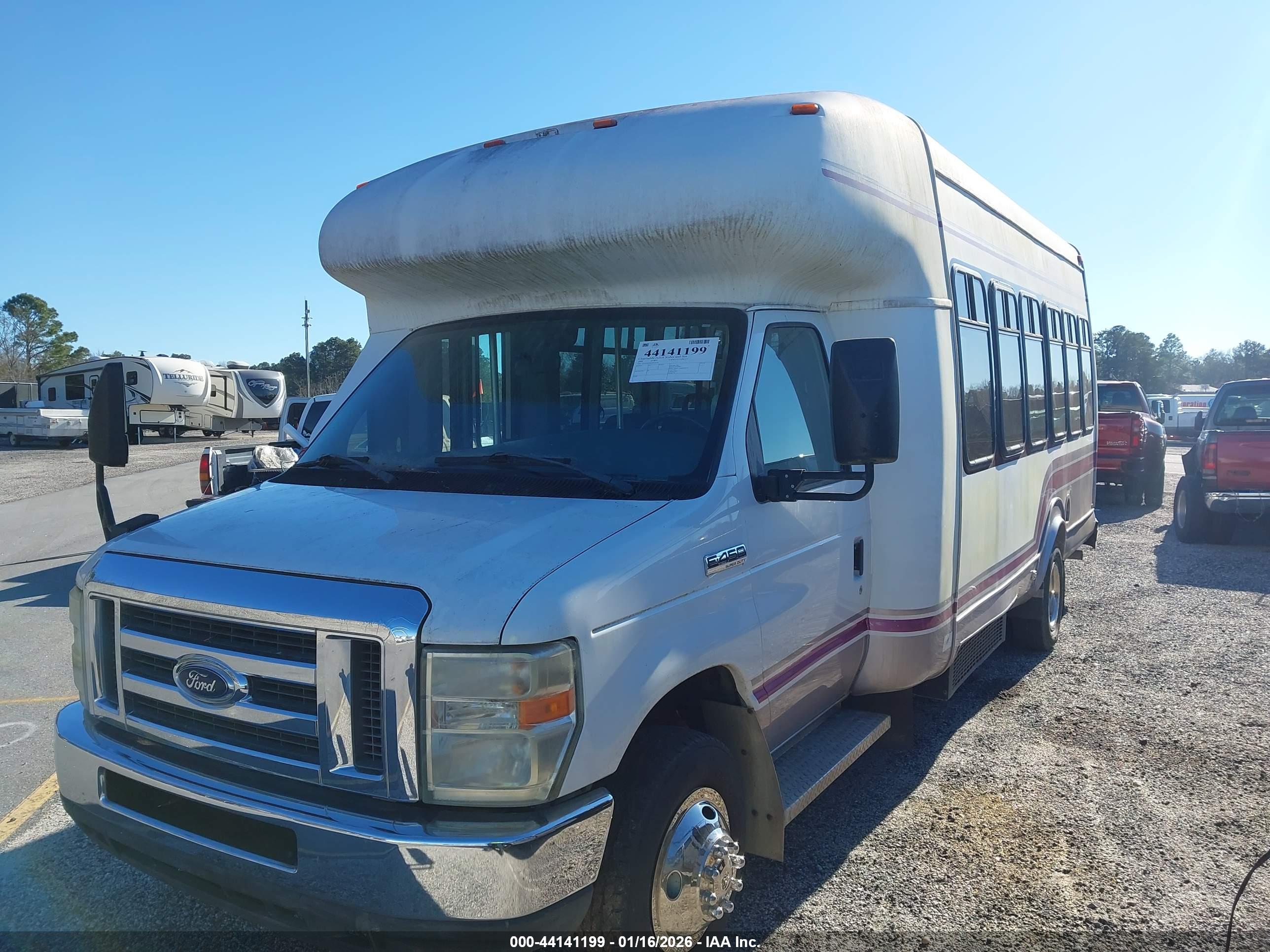 FORD E-450 image 2