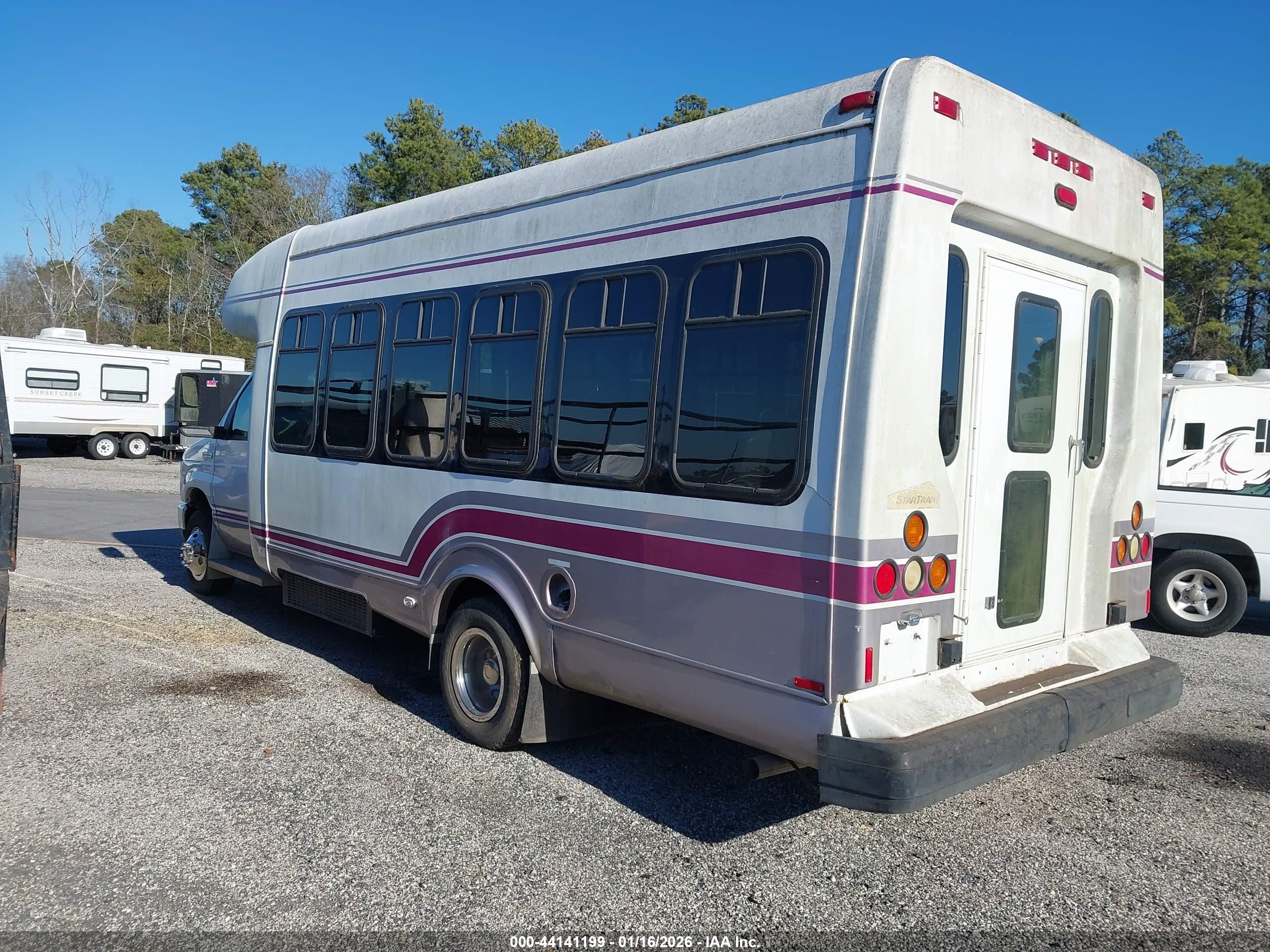 FORD E-450 image 3