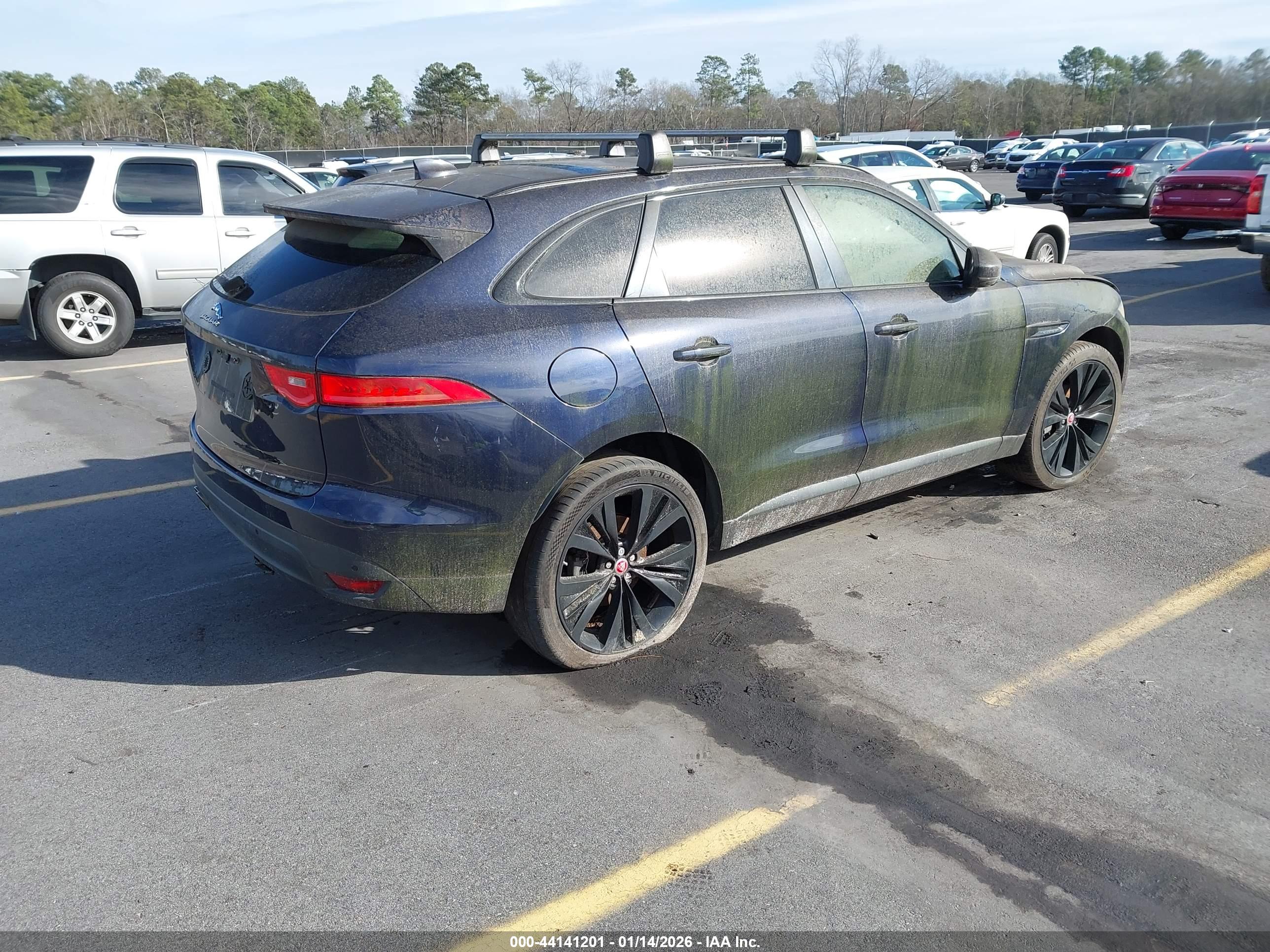 JAGUAR F-PACE image 4