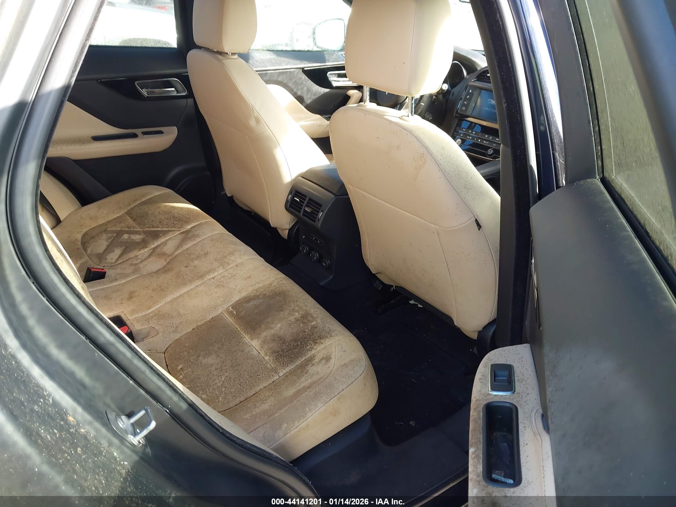 JAGUAR F-PACE image 8