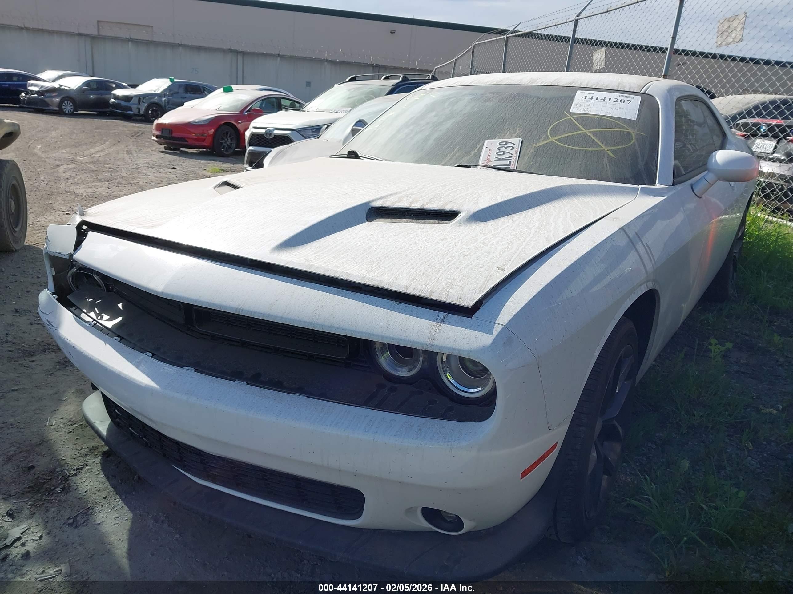 DODGE CHALLENGER image 2
