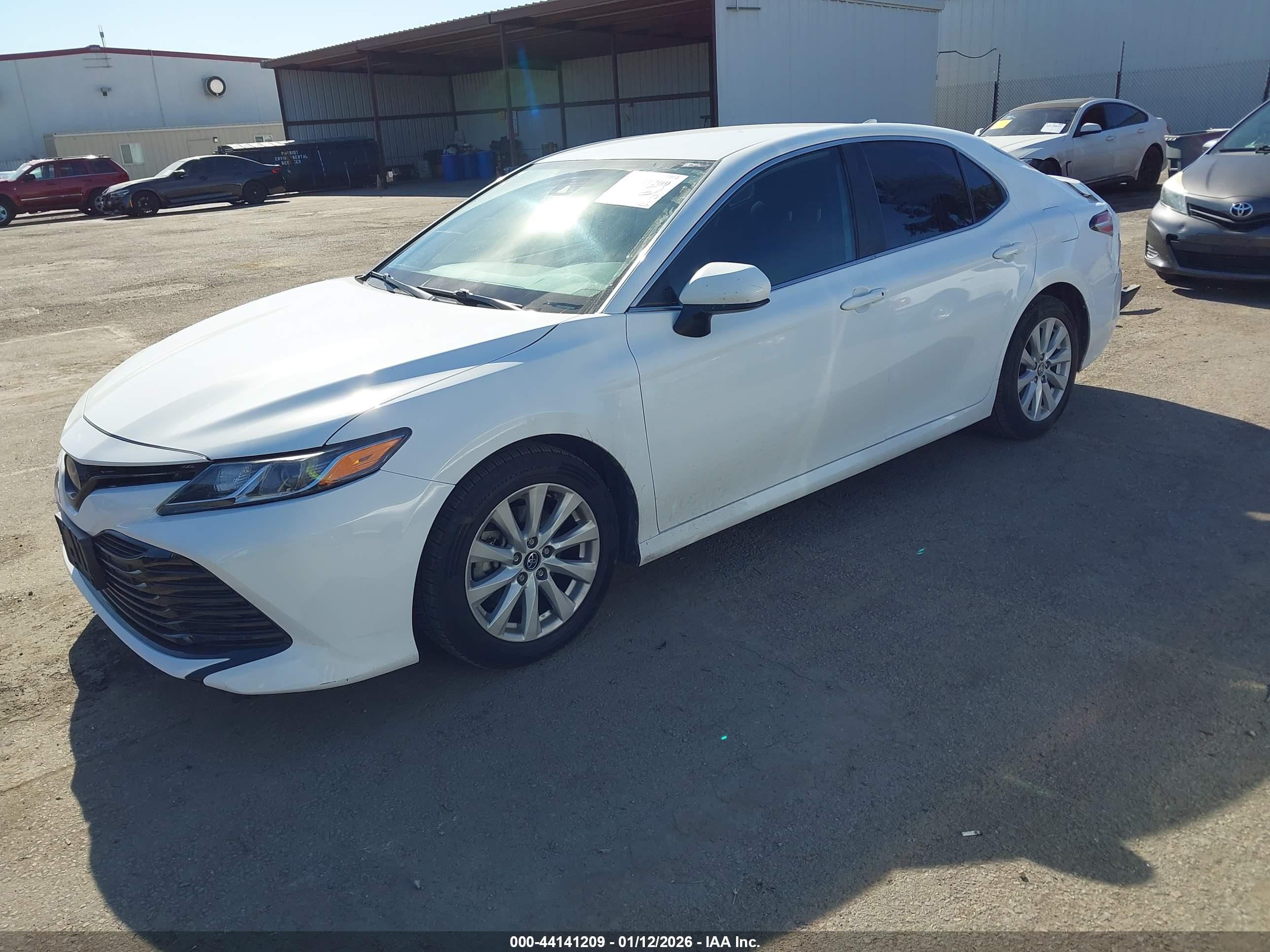 TOYOTA CAMRY image 2