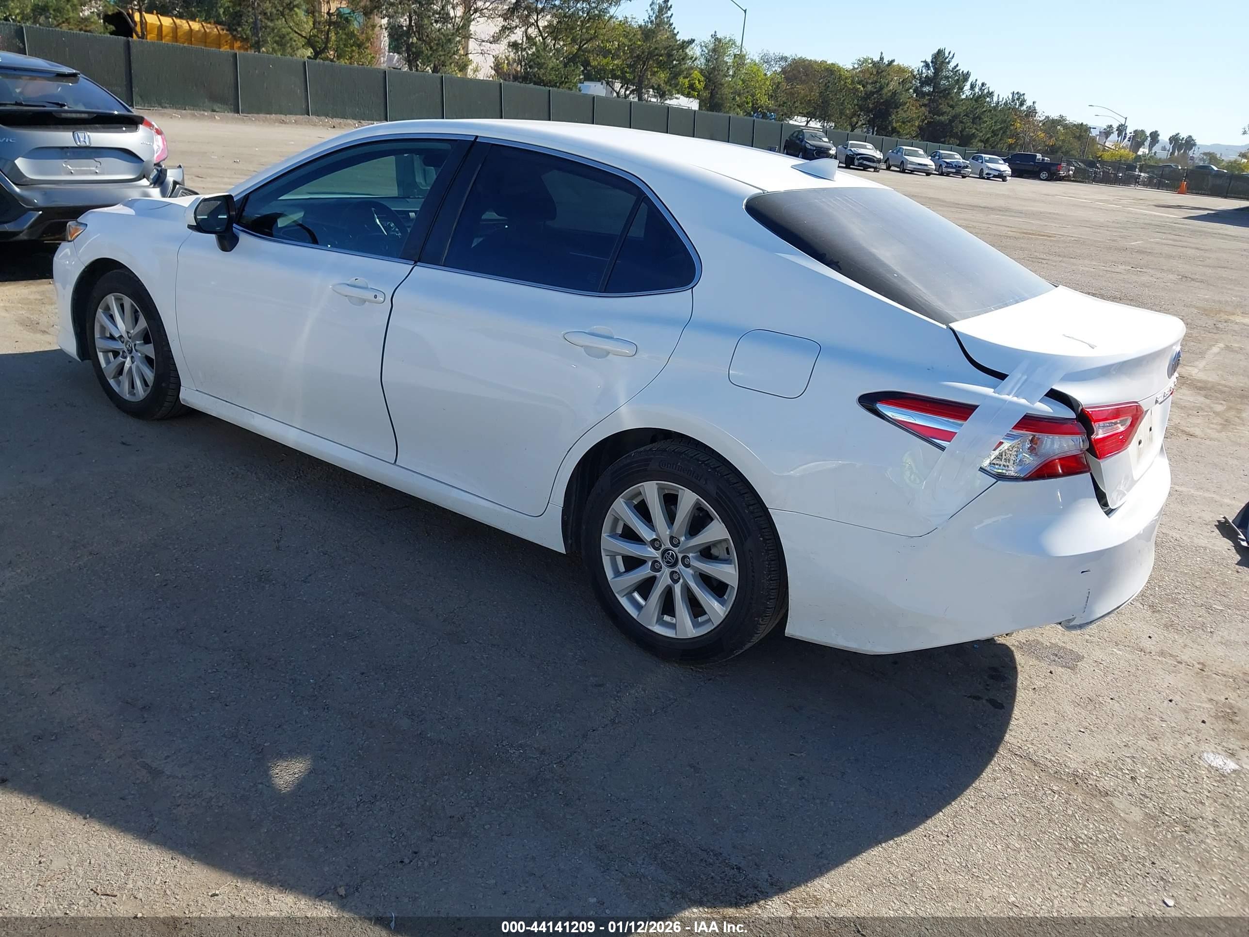 TOYOTA CAMRY image 3