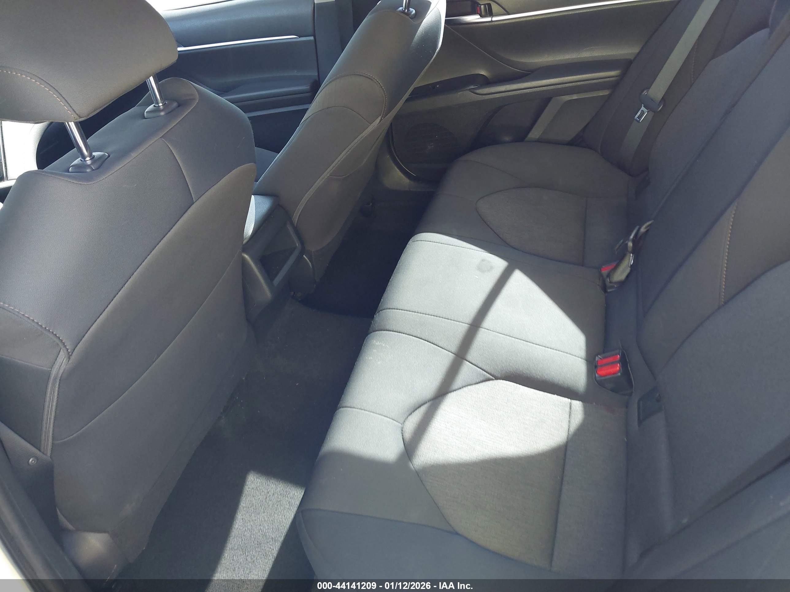 TOYOTA CAMRY image 8