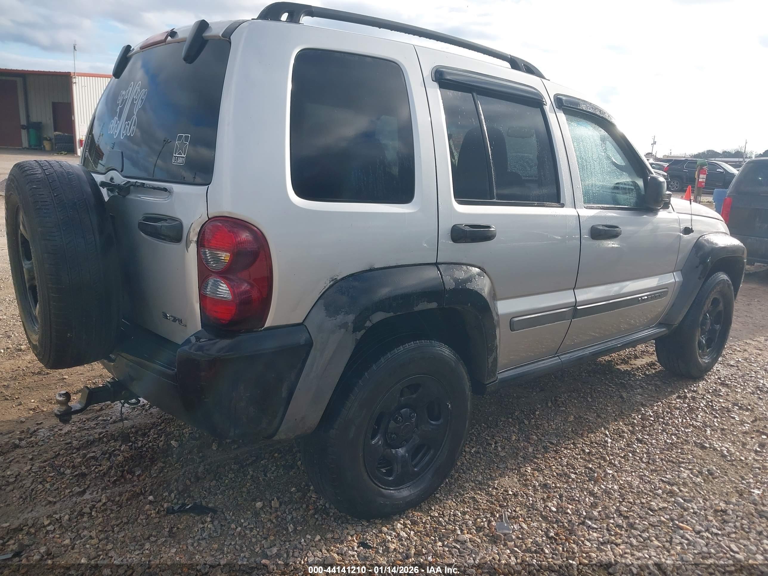 JEEP LIBERTY image 4