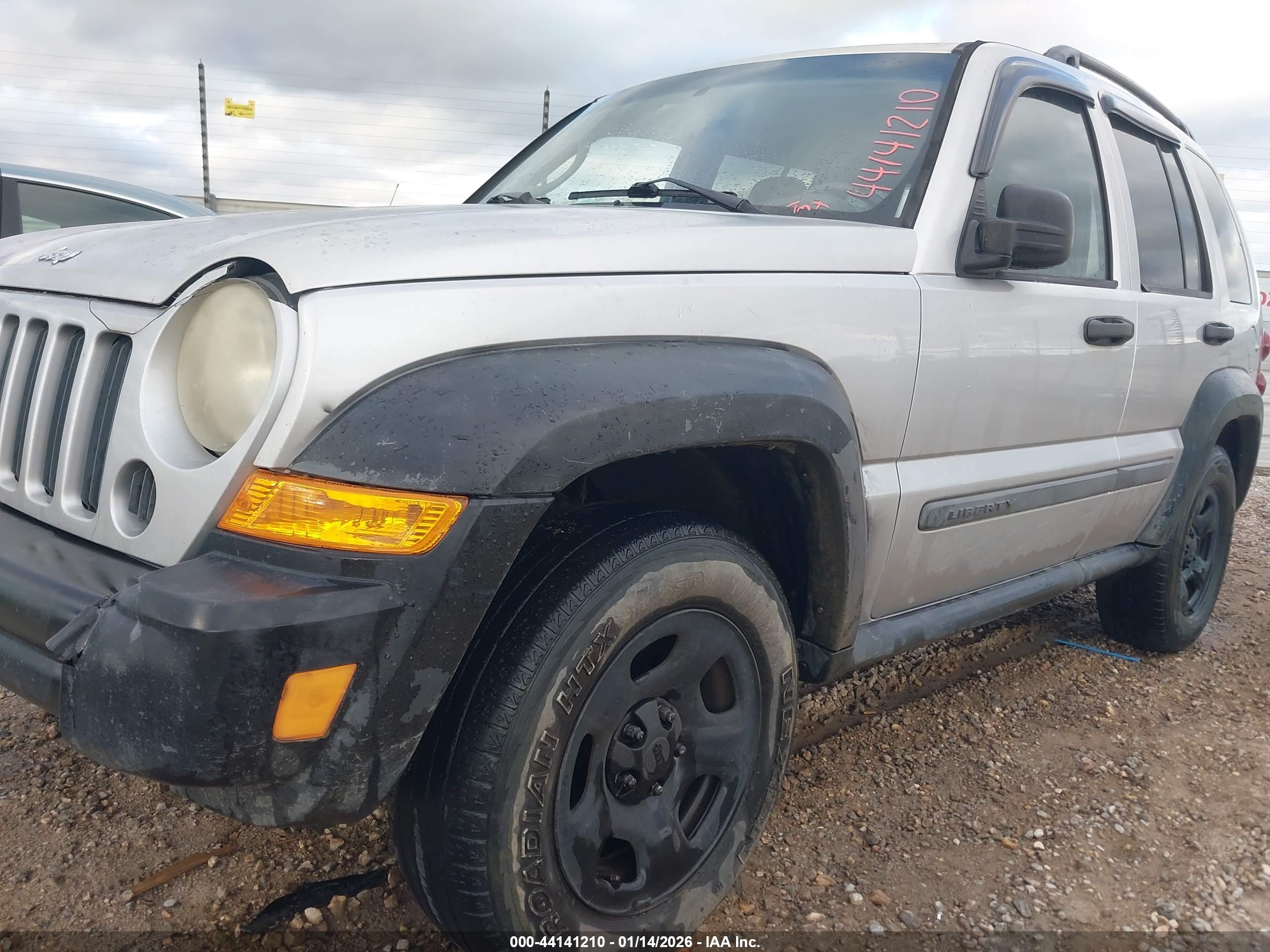 JEEP LIBERTY image 6