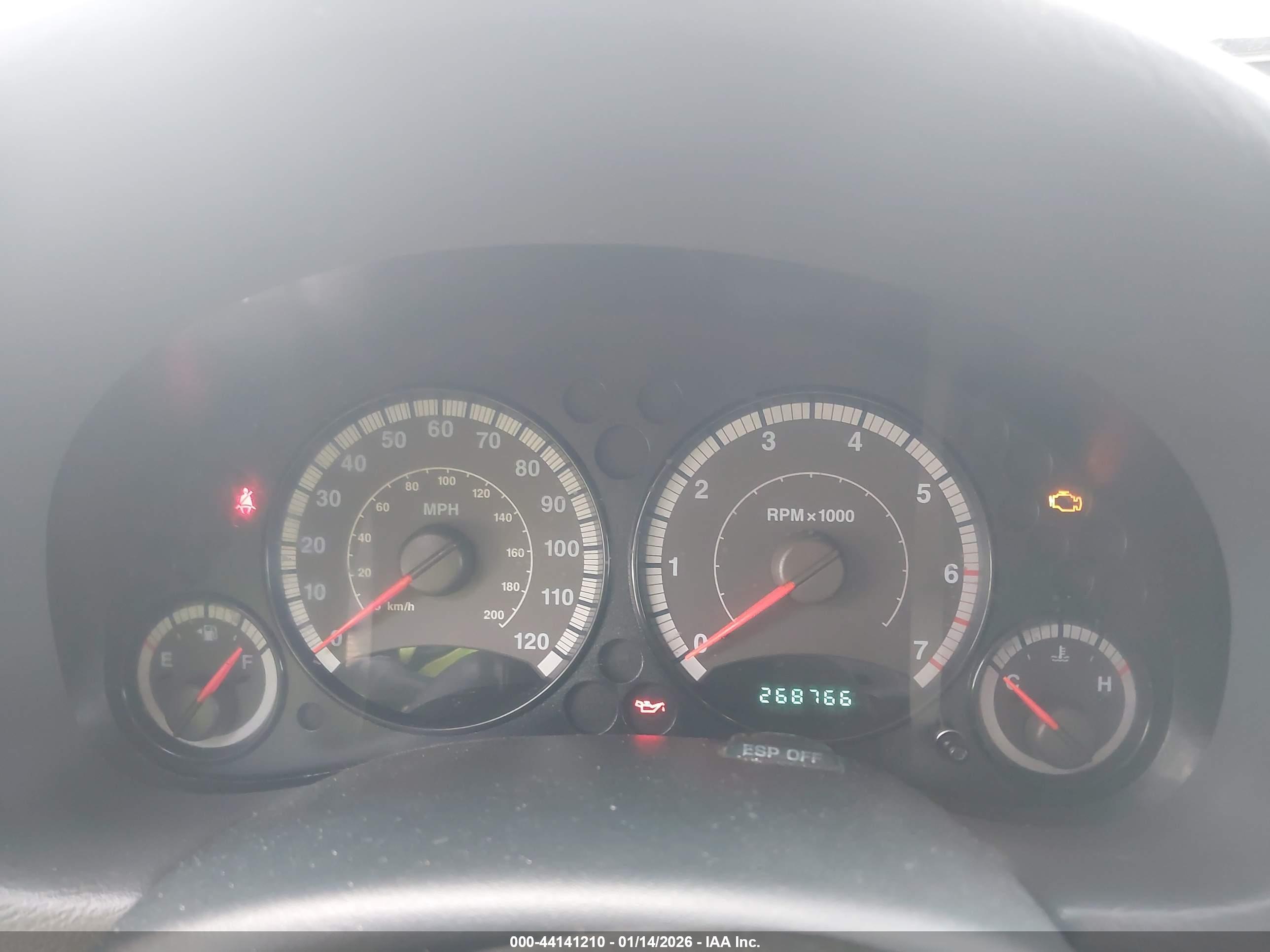 JEEP LIBERTY image 7