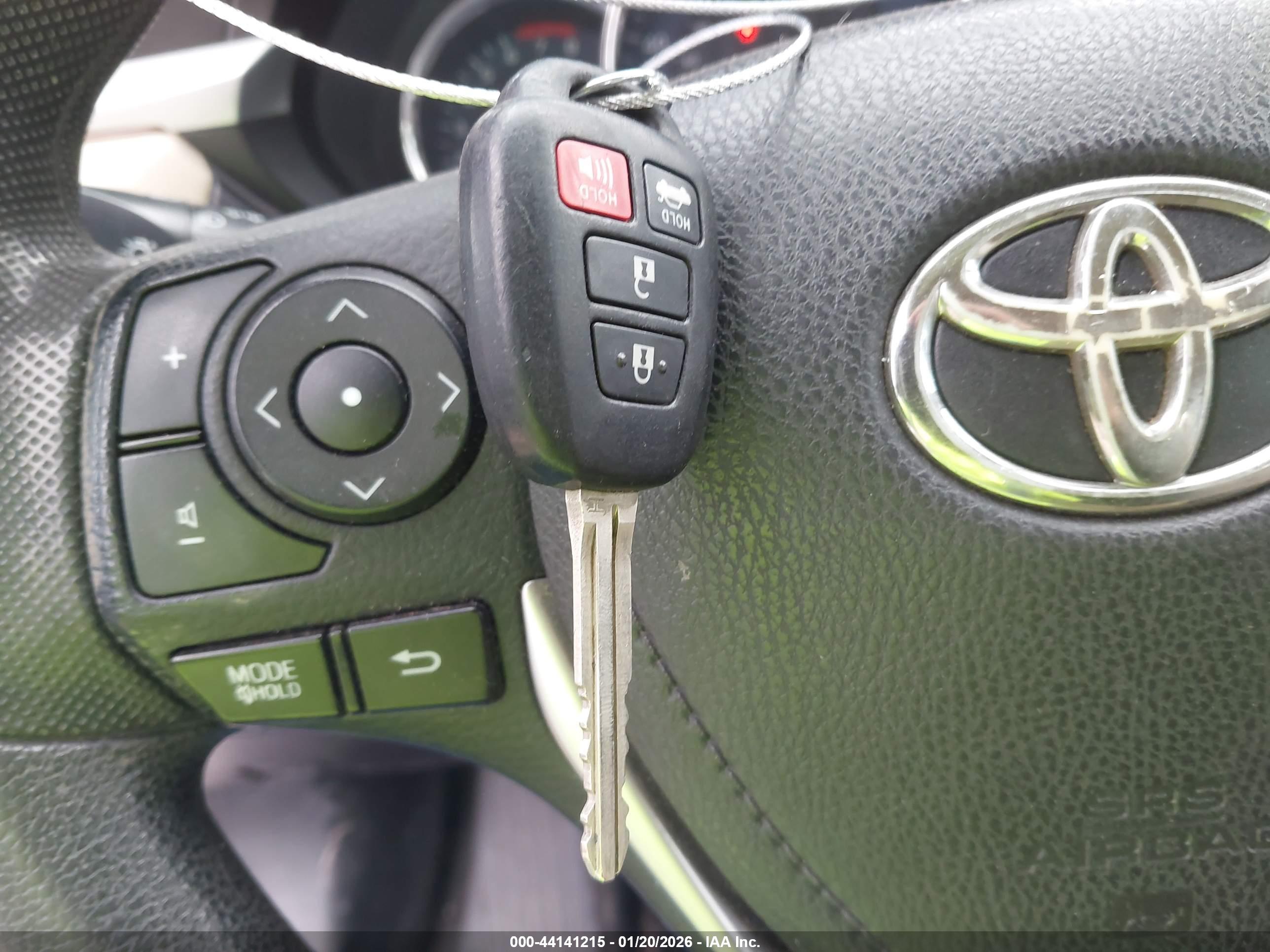 TOYOTA COROLLA image 11