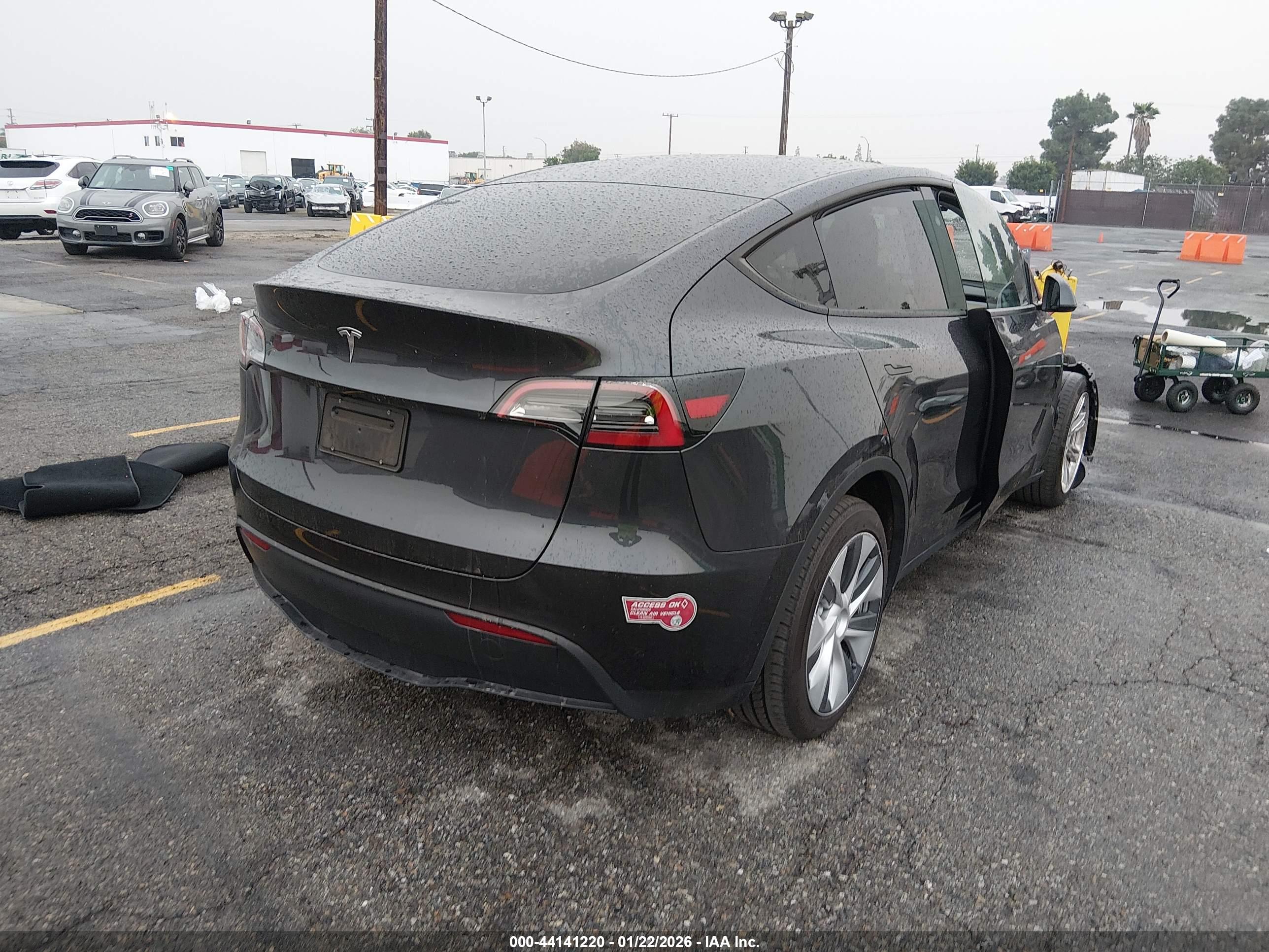 TESLA MODEL image 4