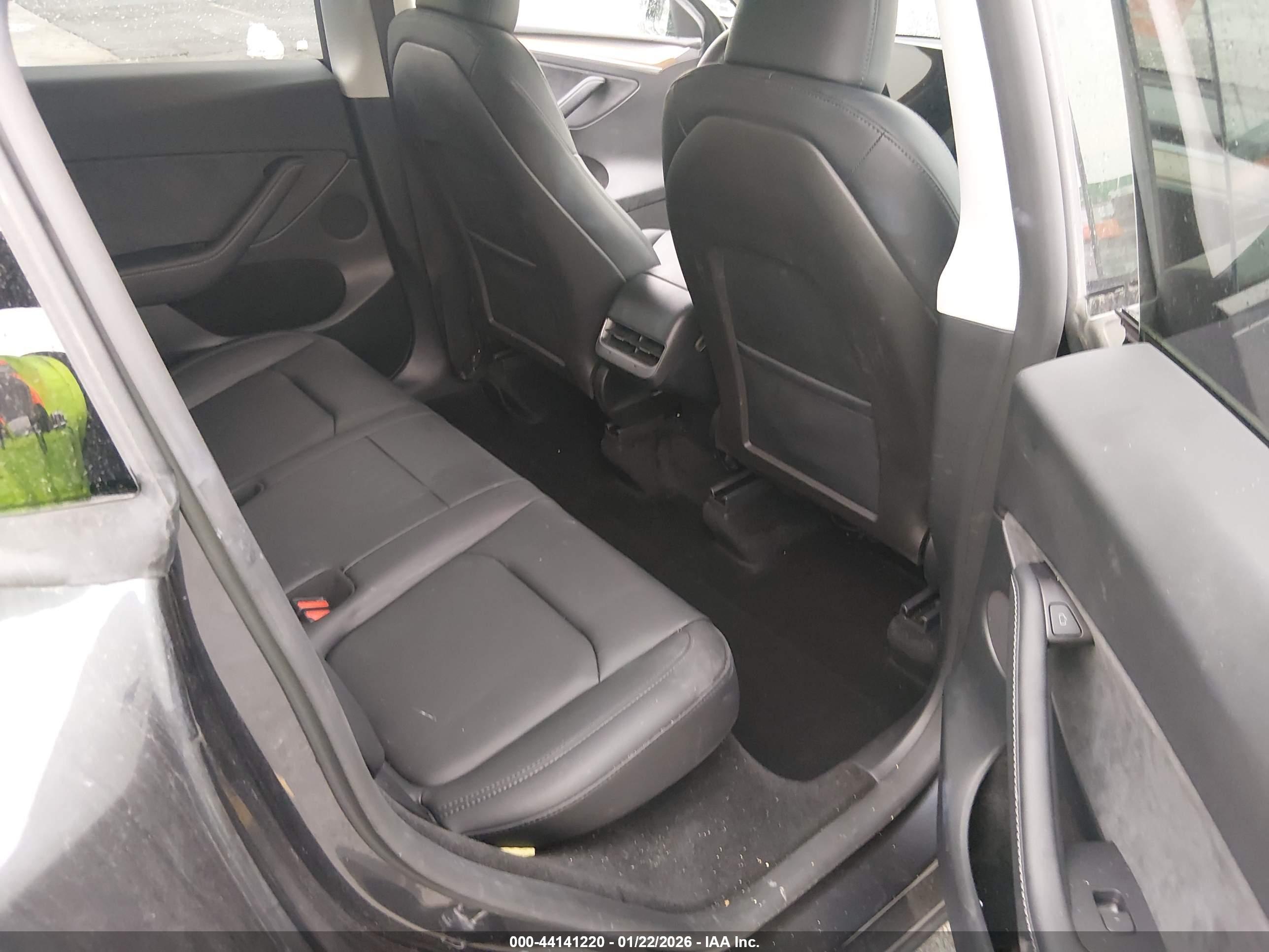 TESLA MODEL image 8