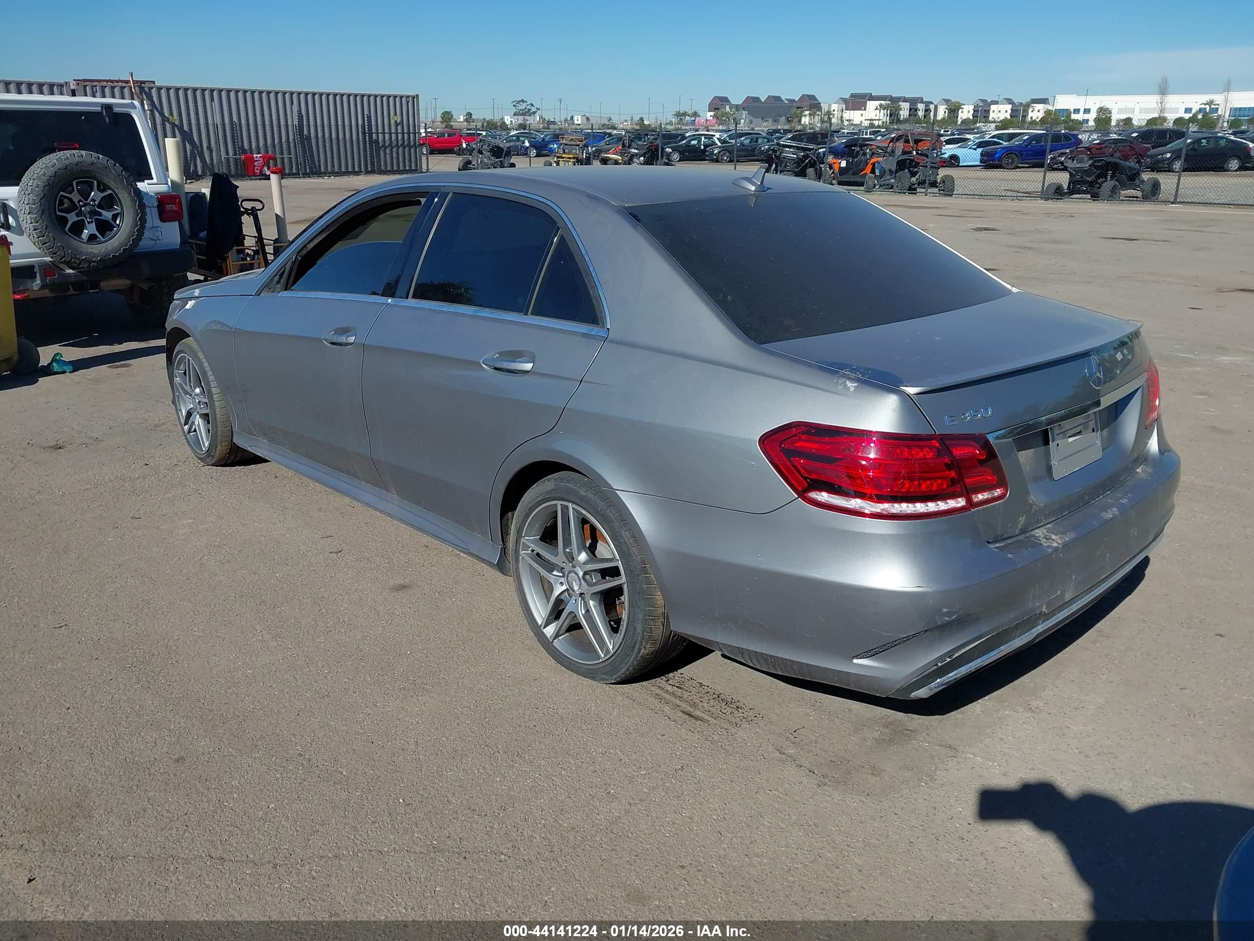 MERCEDES-BENZ E image 3