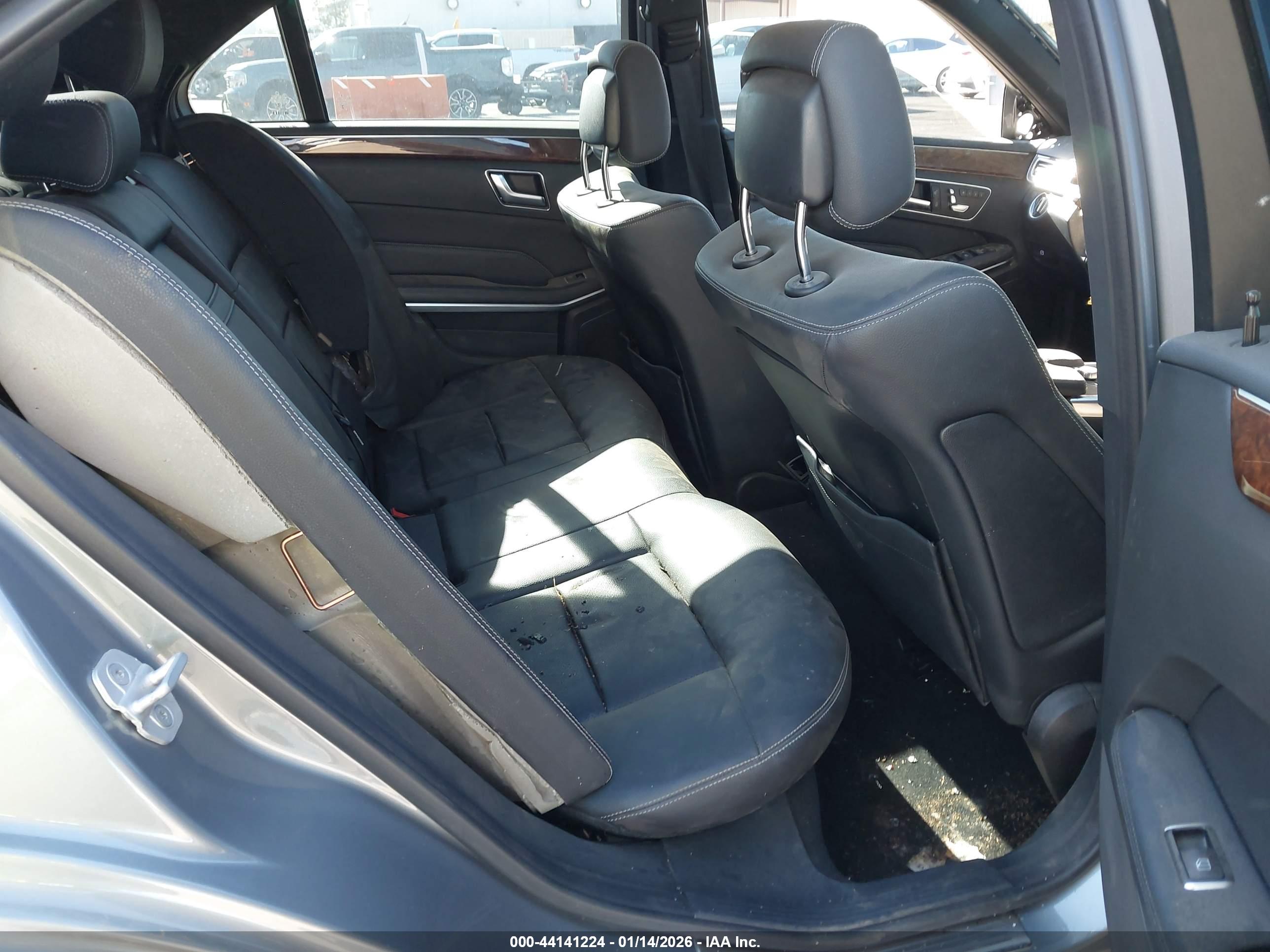 MERCEDES-BENZ E image 8