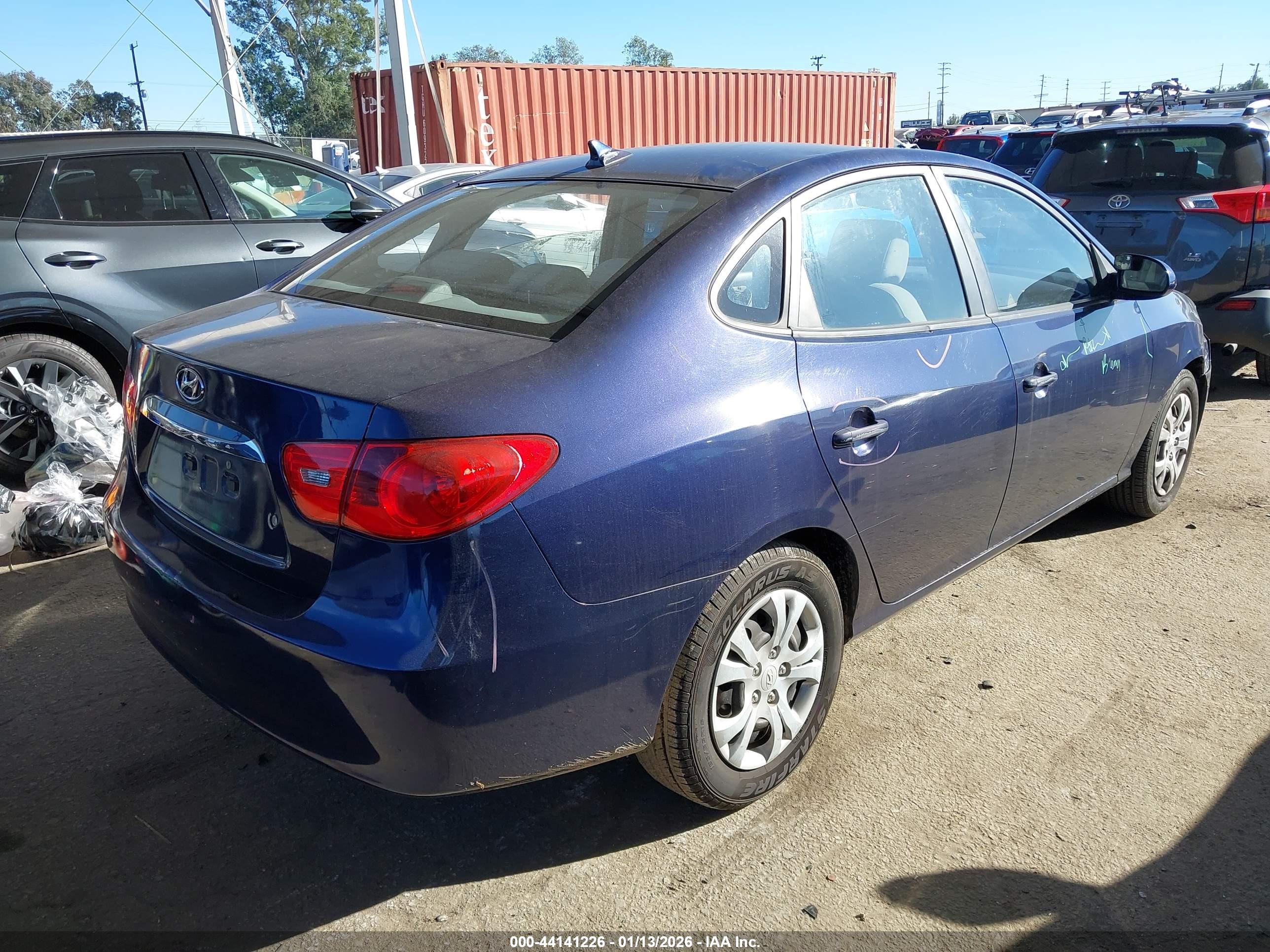 HYUNDAI ELANTRA image 4