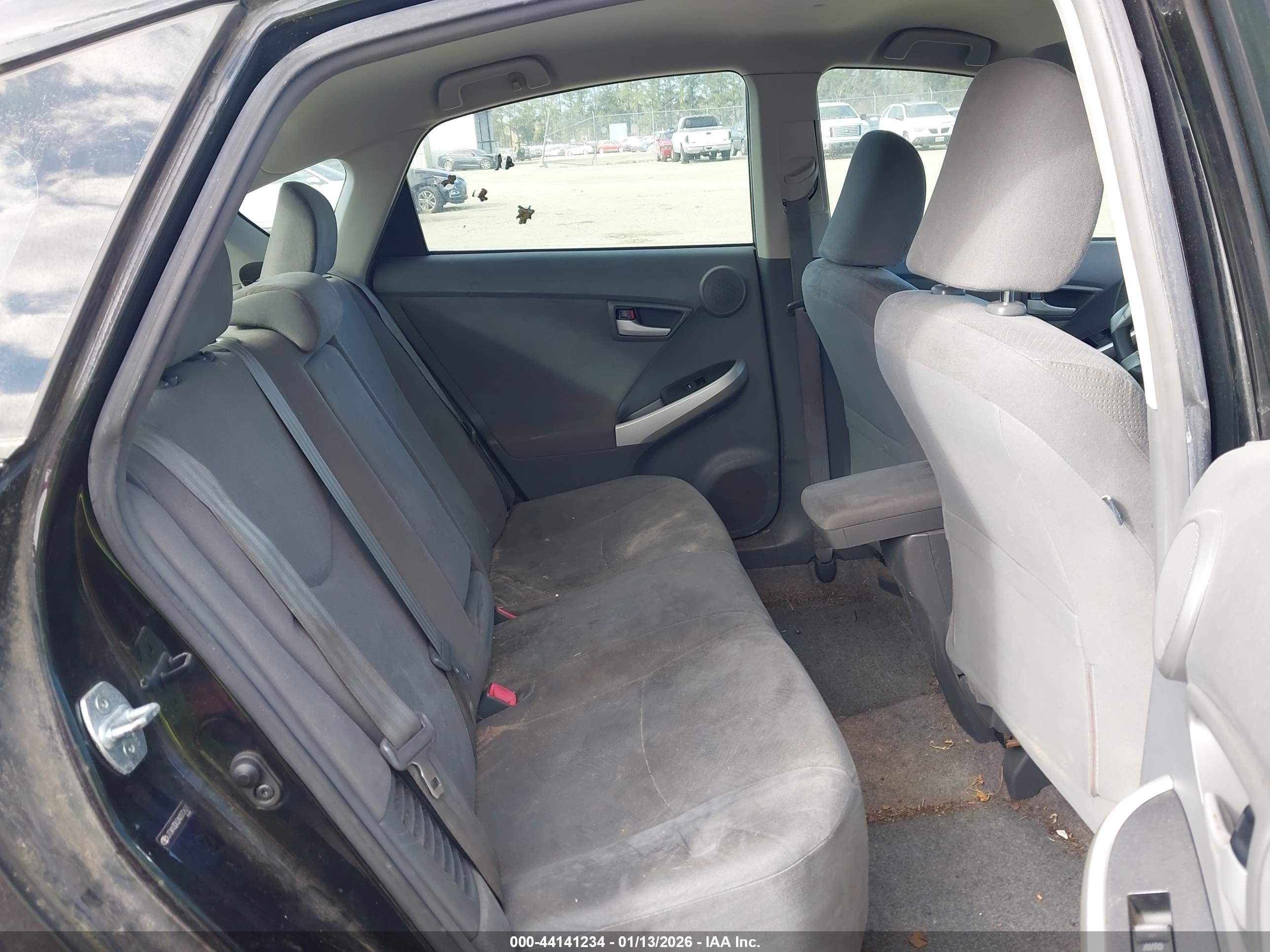 TOYOTA PRIUS image 8