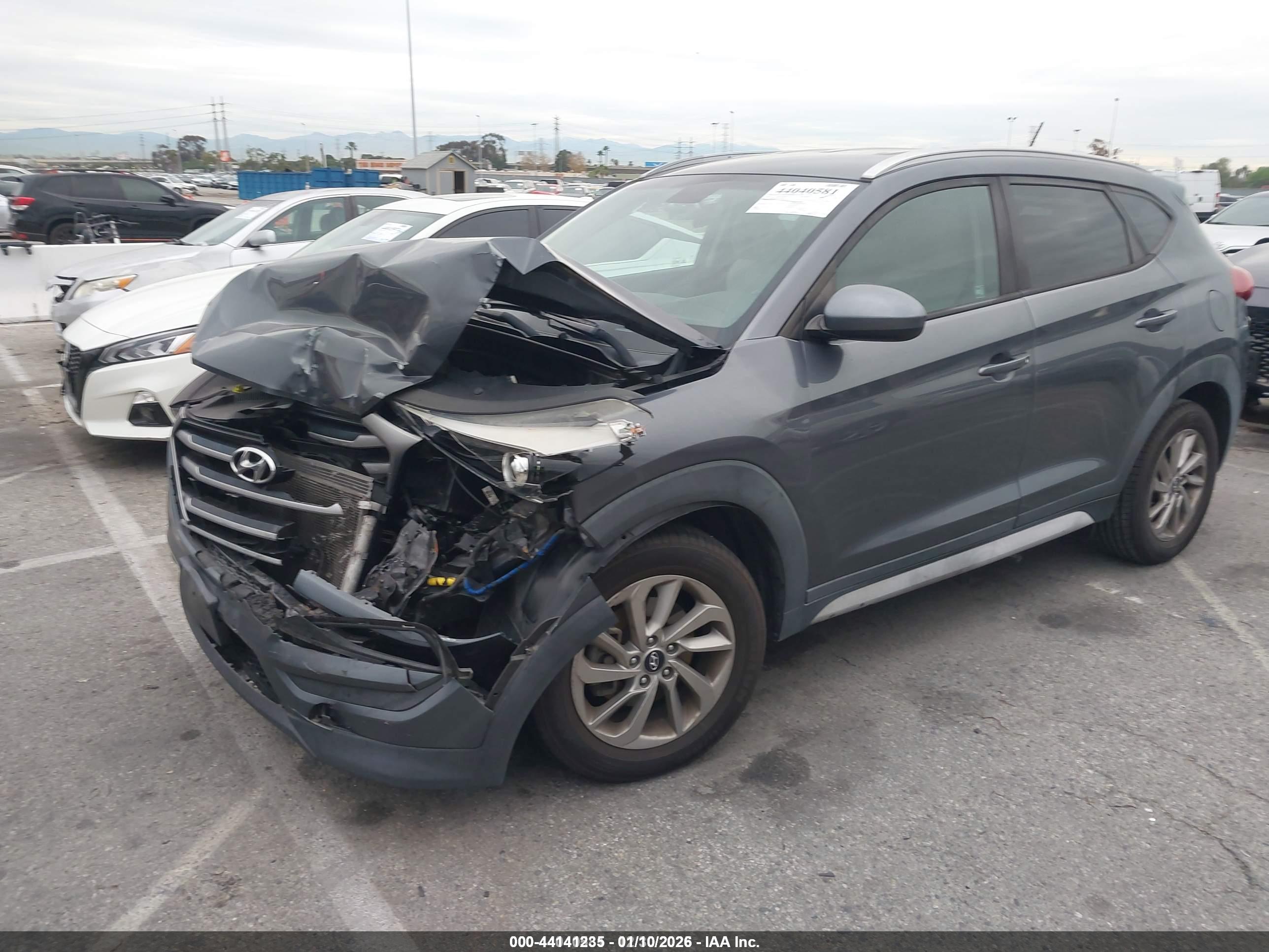 HYUNDAI TUCSON image 2
