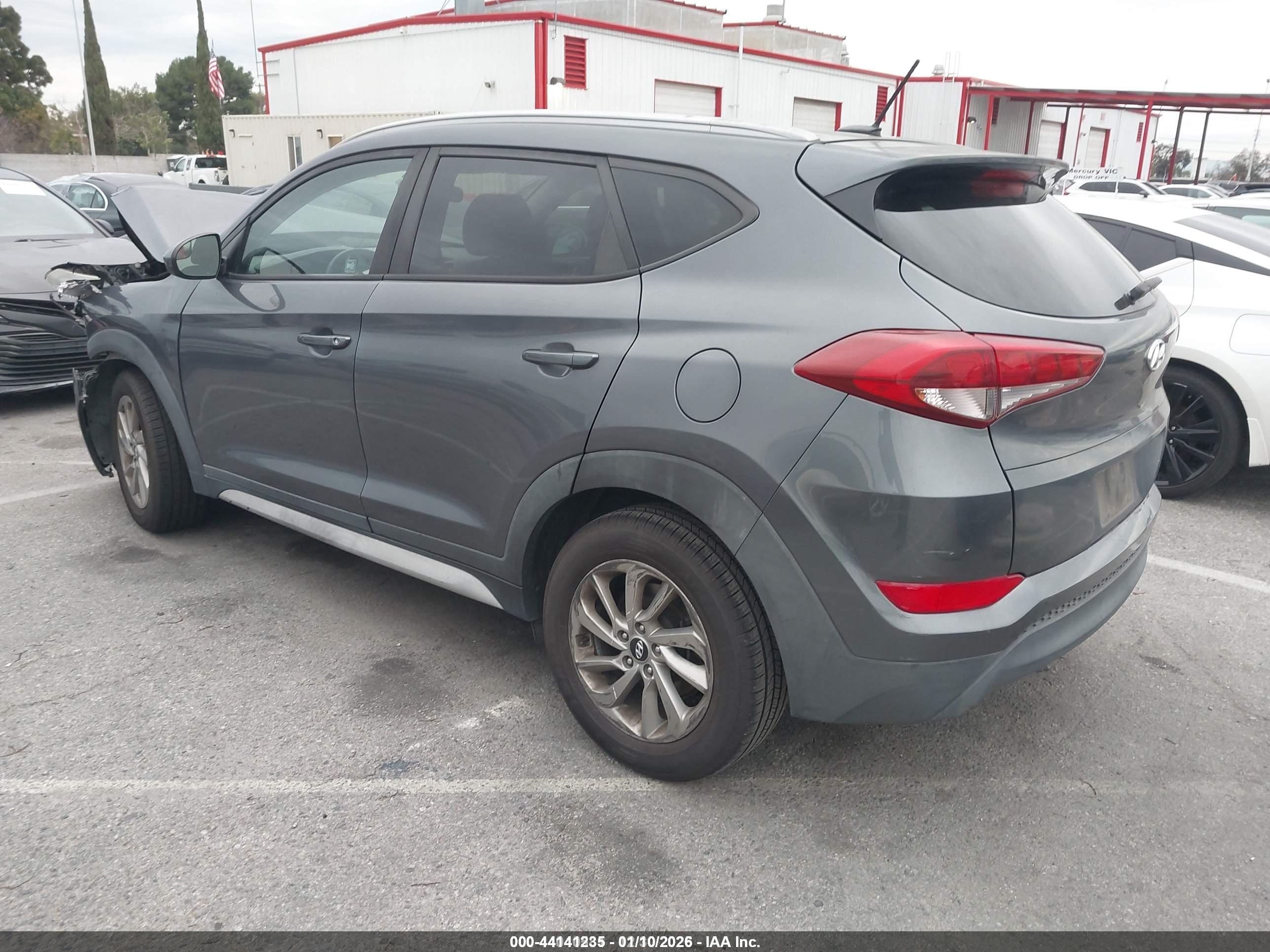 HYUNDAI TUCSON image 3